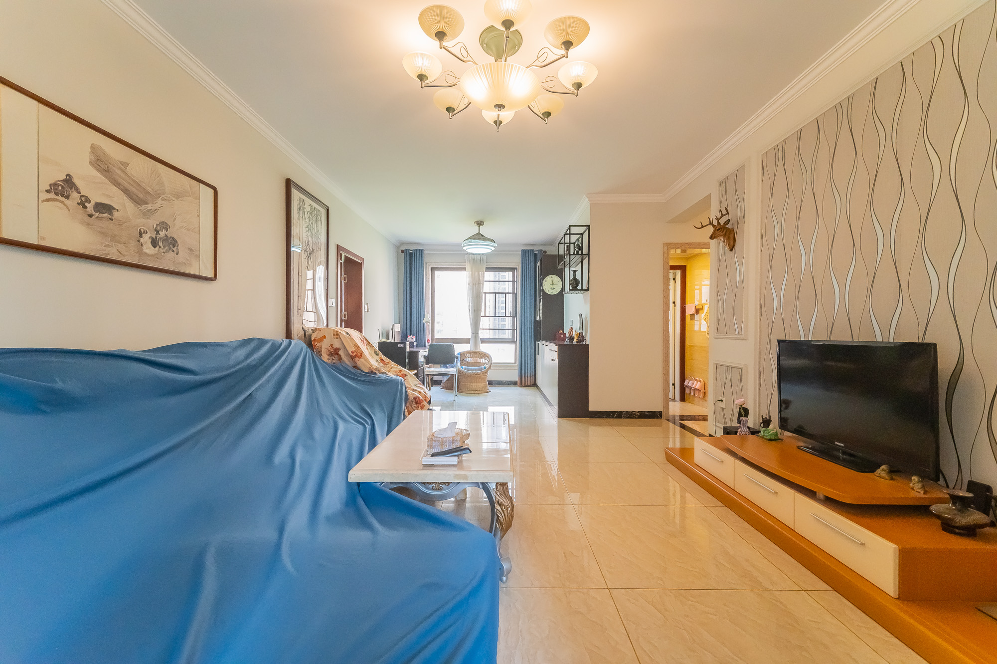 家和院  4室2厅2卫    102.8万 家和院  4室2厅2卫    102.8万客厅