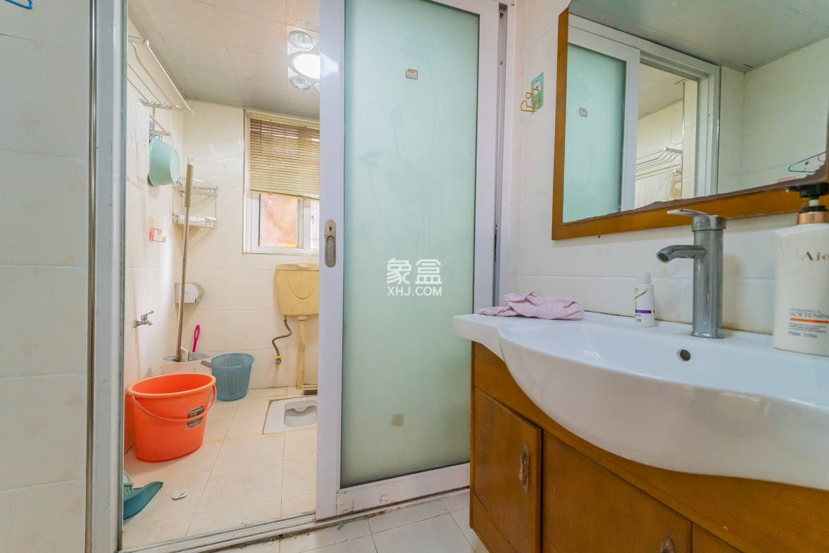 锦璨家园  4室2厅2卫    86.8万 锦璨家园  4室2厅2卫    86.8万卫生间