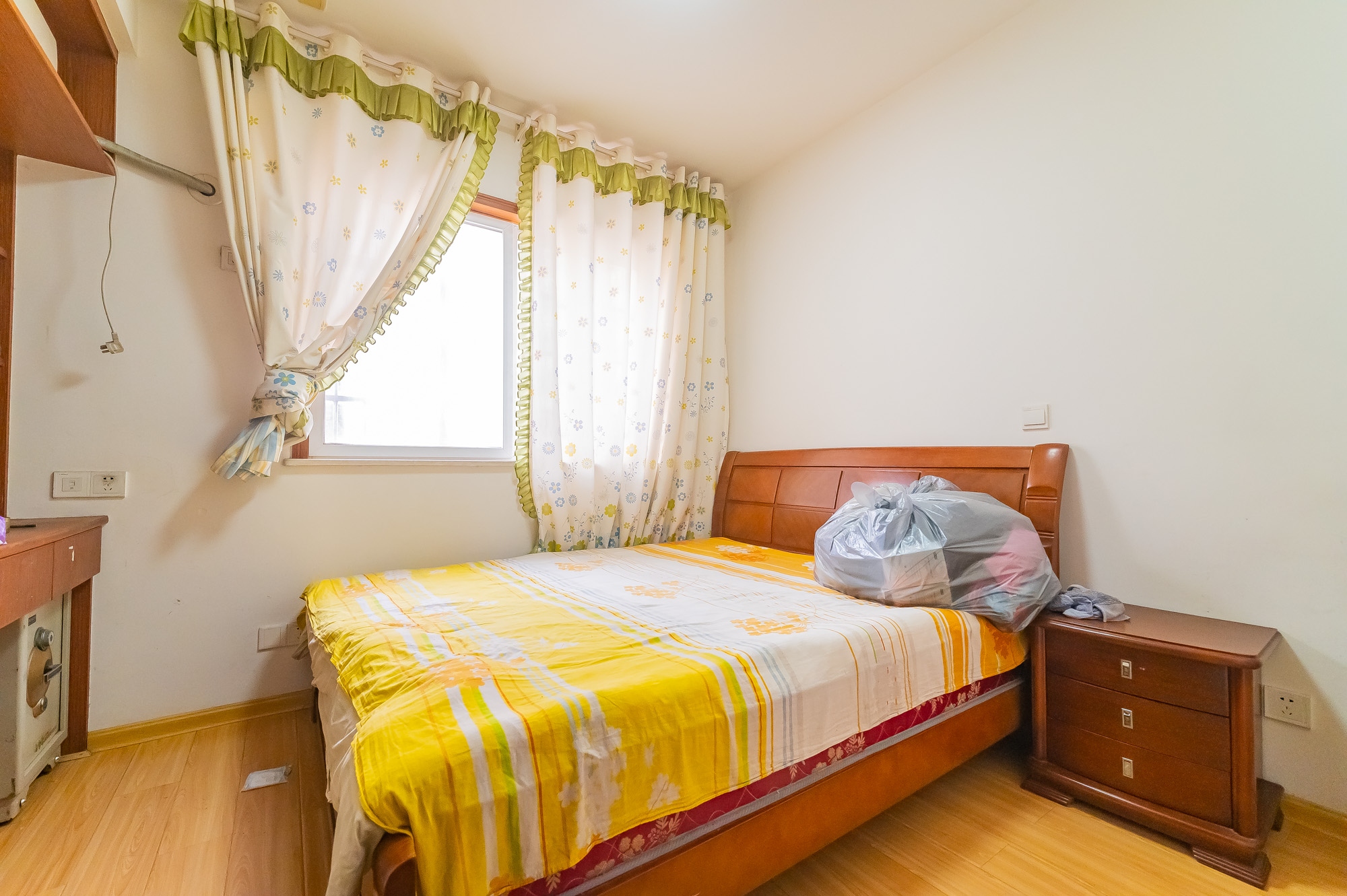 锦璨家园  4室2厅2卫    86.8万 锦璨家园  4室2厅2卫    86.8万卧室