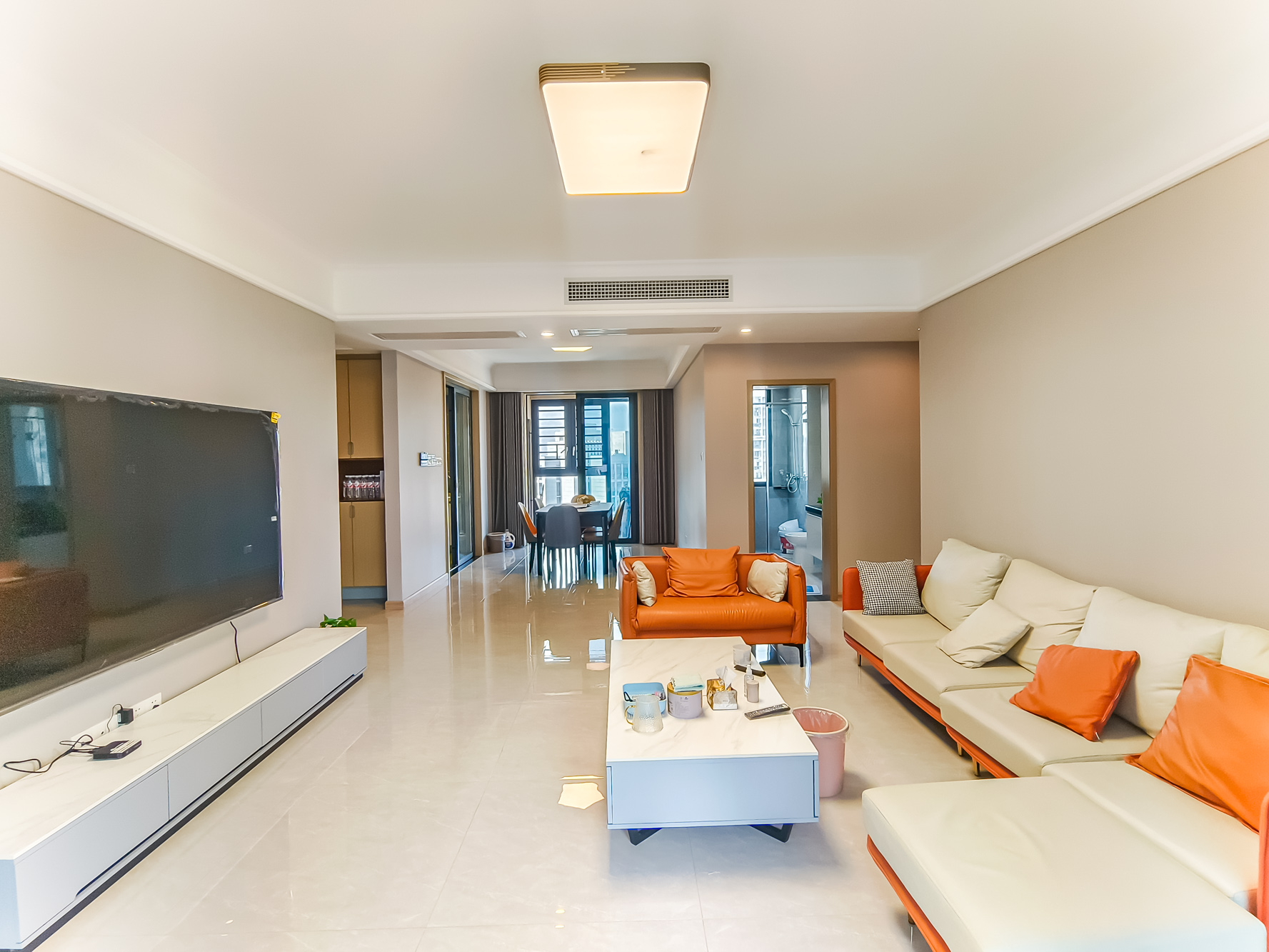 运达锦绣广场  4室2厅2卫    175.0万 运达锦绣广场  4室2厅2卫    175.0万客厅