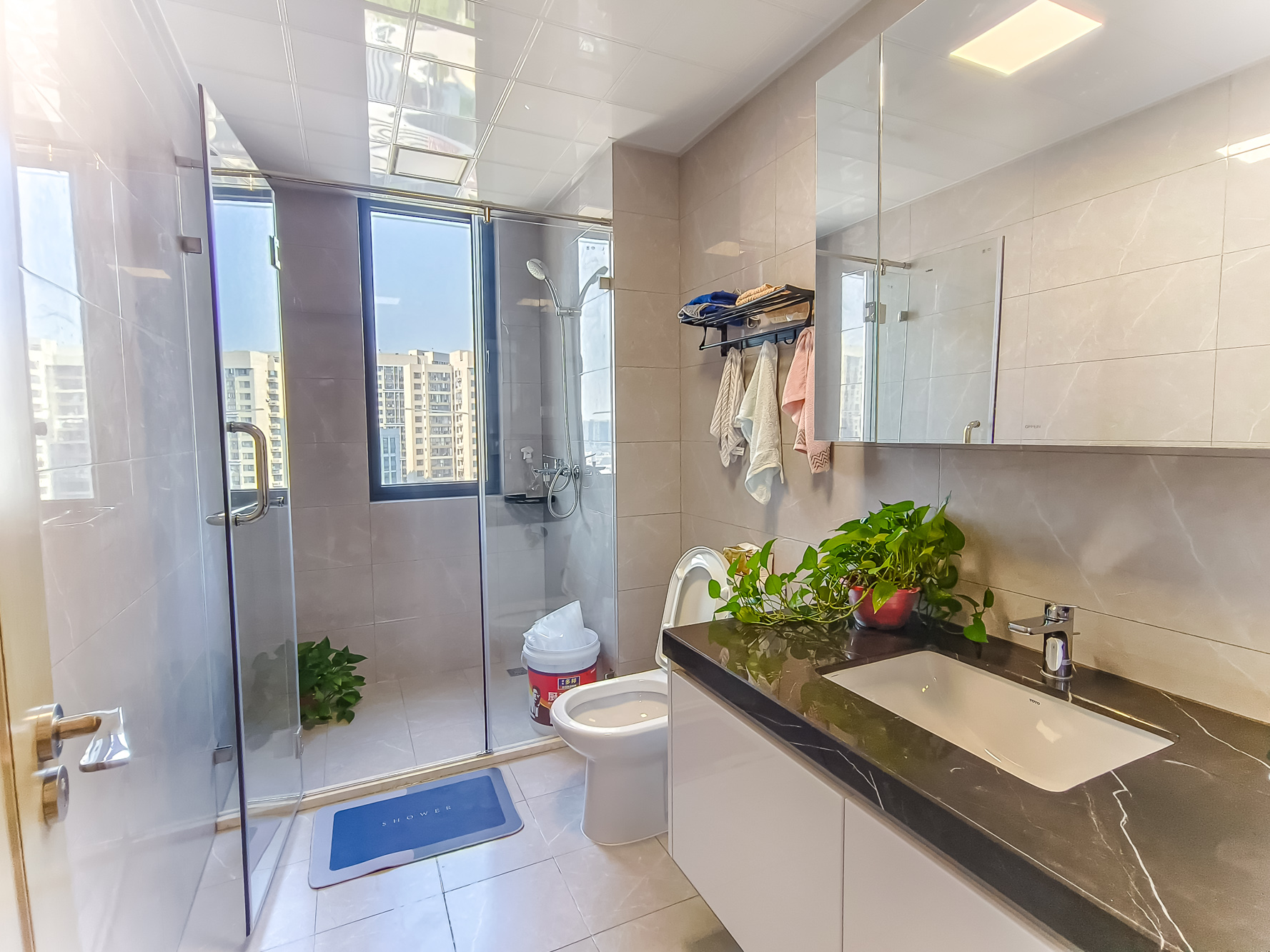 运达锦绣广场  4室2厅2卫    175.0万 运达锦绣广场  4室2厅2卫    175.0万卫生间