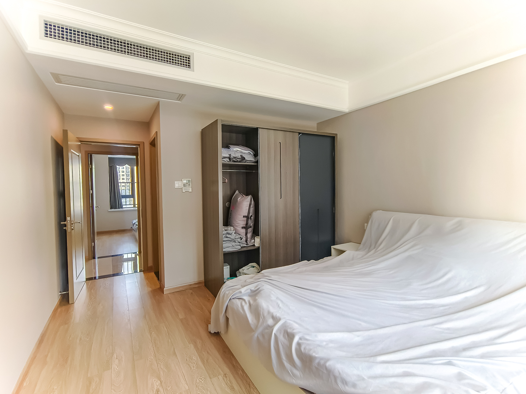 运达锦绣广场  4室2厅2卫    175.0万 运达锦绣广场  4室2厅2卫    175.0万卧室