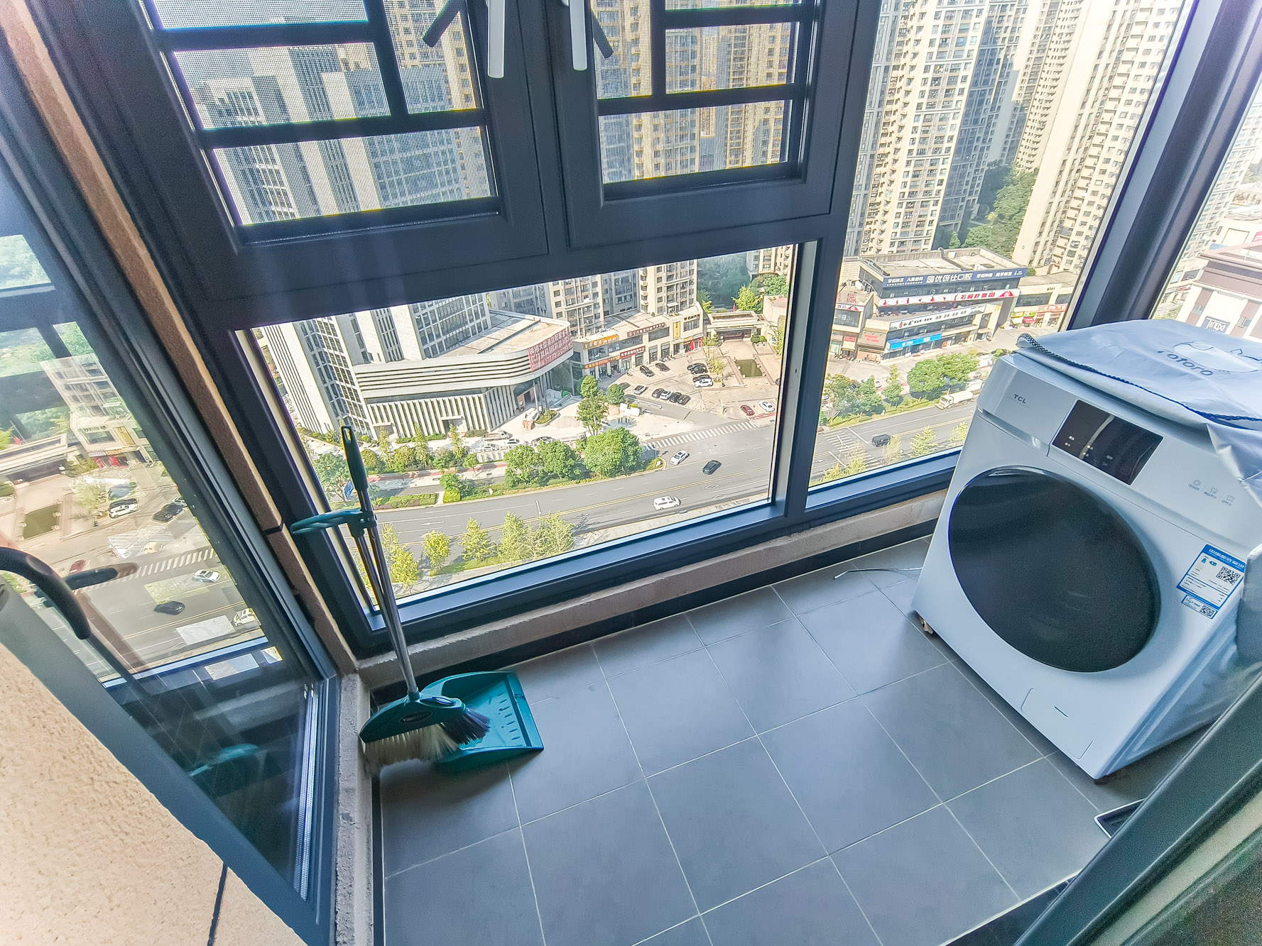 运达锦绣广场  4室2厅2卫    175.0万 运达锦绣广场  4室2厅2卫    175.0万阳台