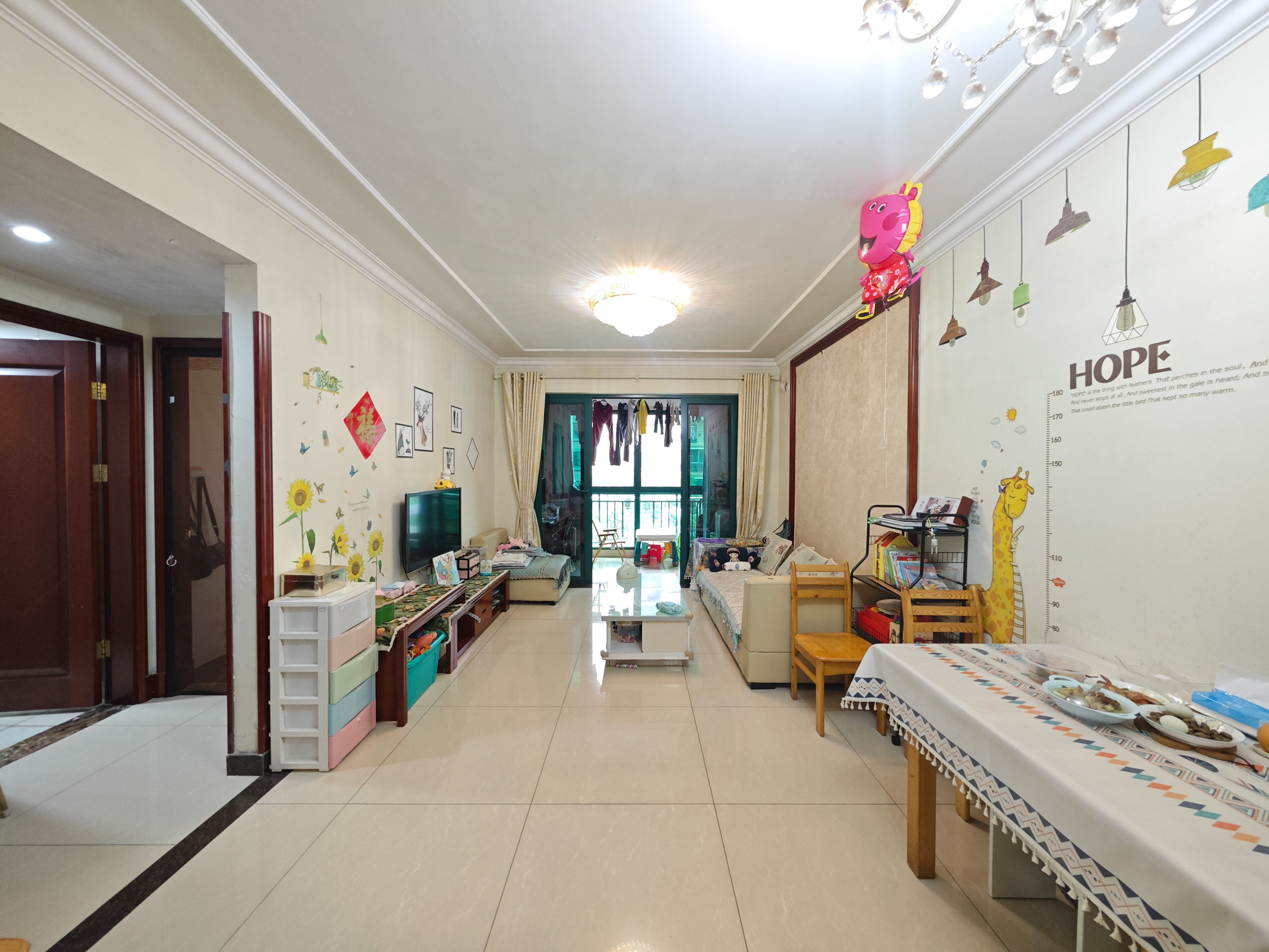 恒大城  2室2厅1卫    62.0万客厅