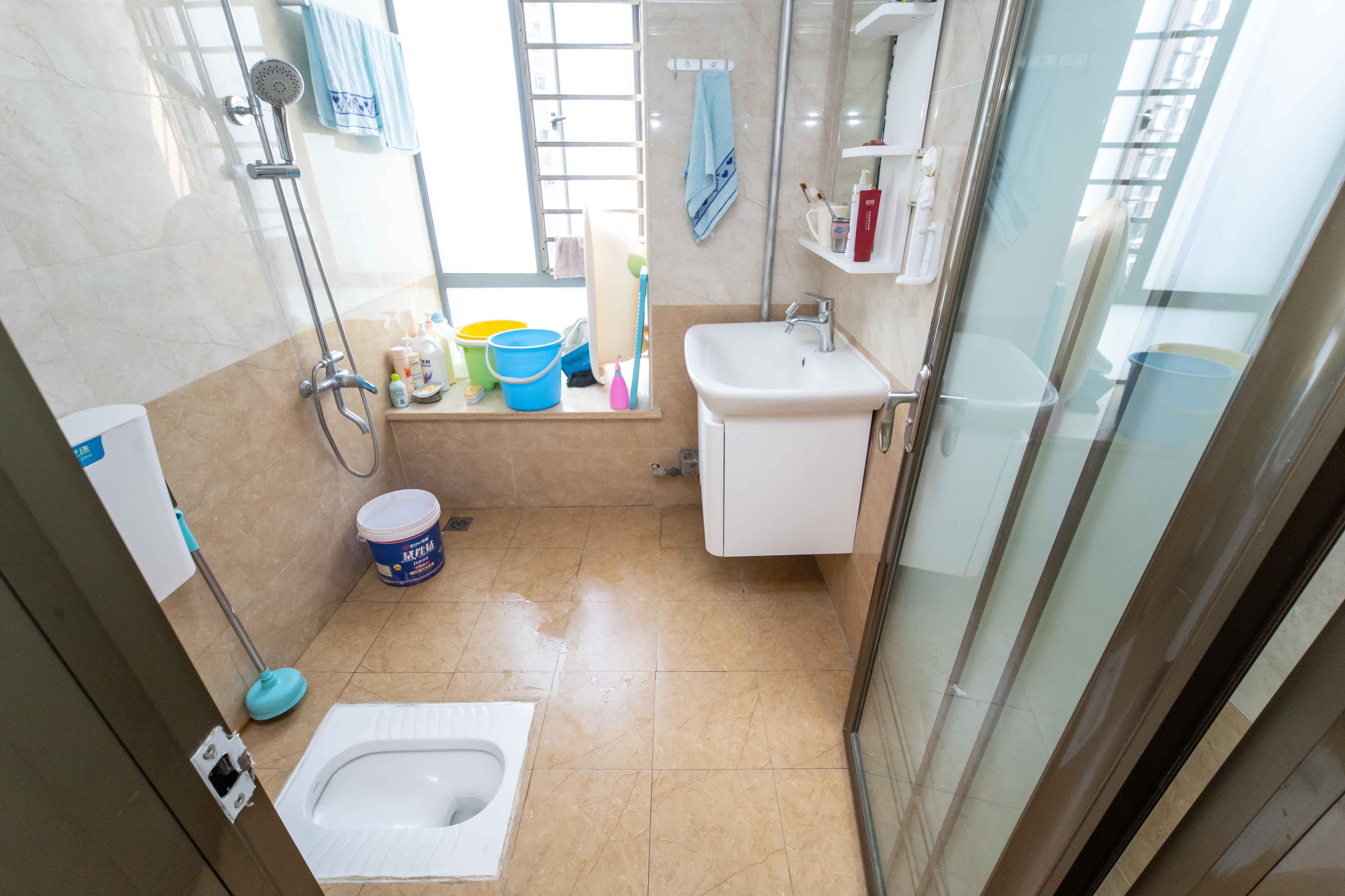 银港水晶城  2室2厅1卫   78.00万卫生间