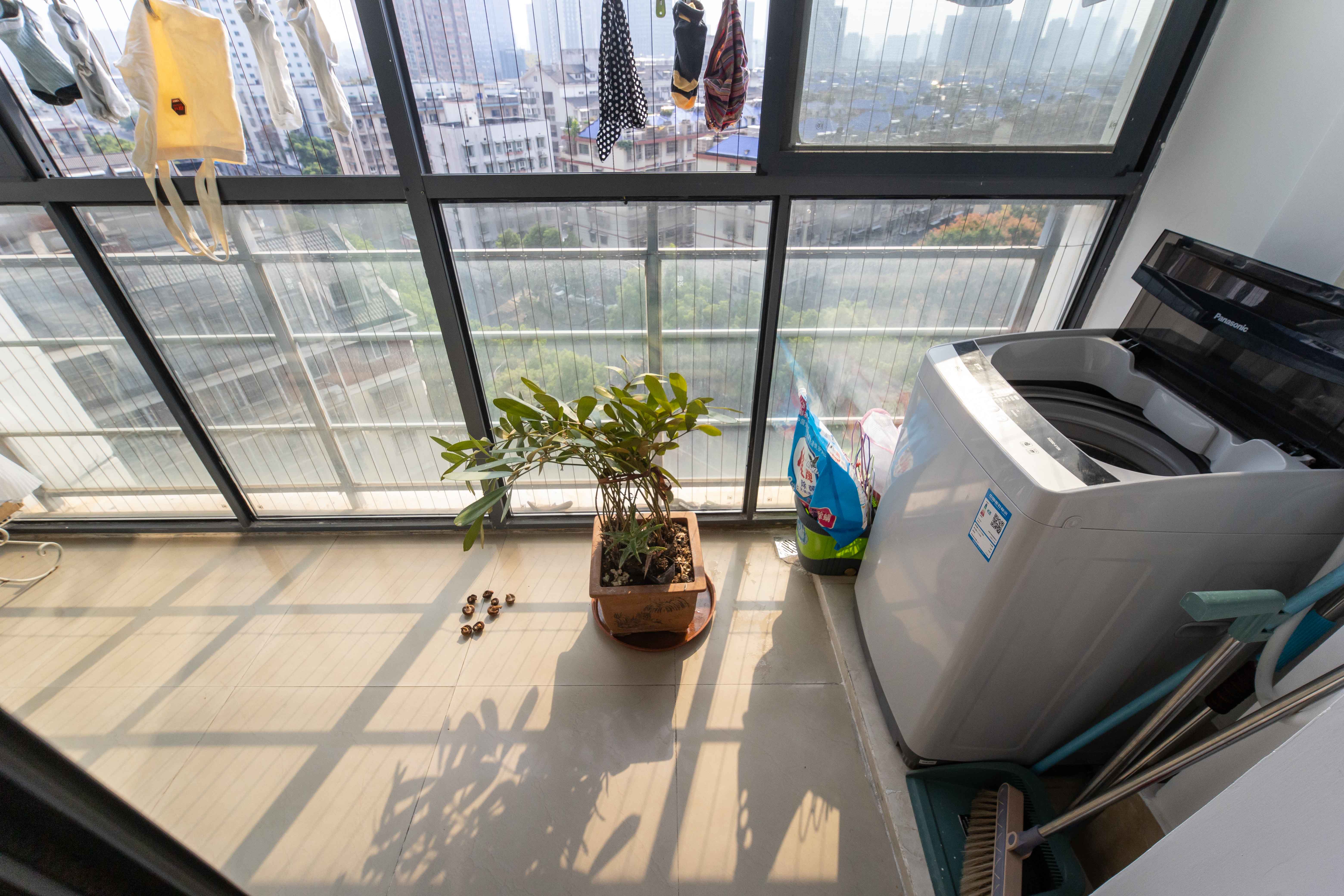 银港水晶城  2室2厅1卫   78.00万阳台