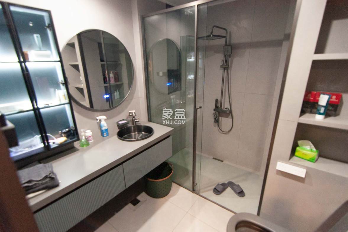 卓越浅水湾  4室2厅2卫    428.0万 卓越浅水湾  4室2厅2卫    428.0万卫生间