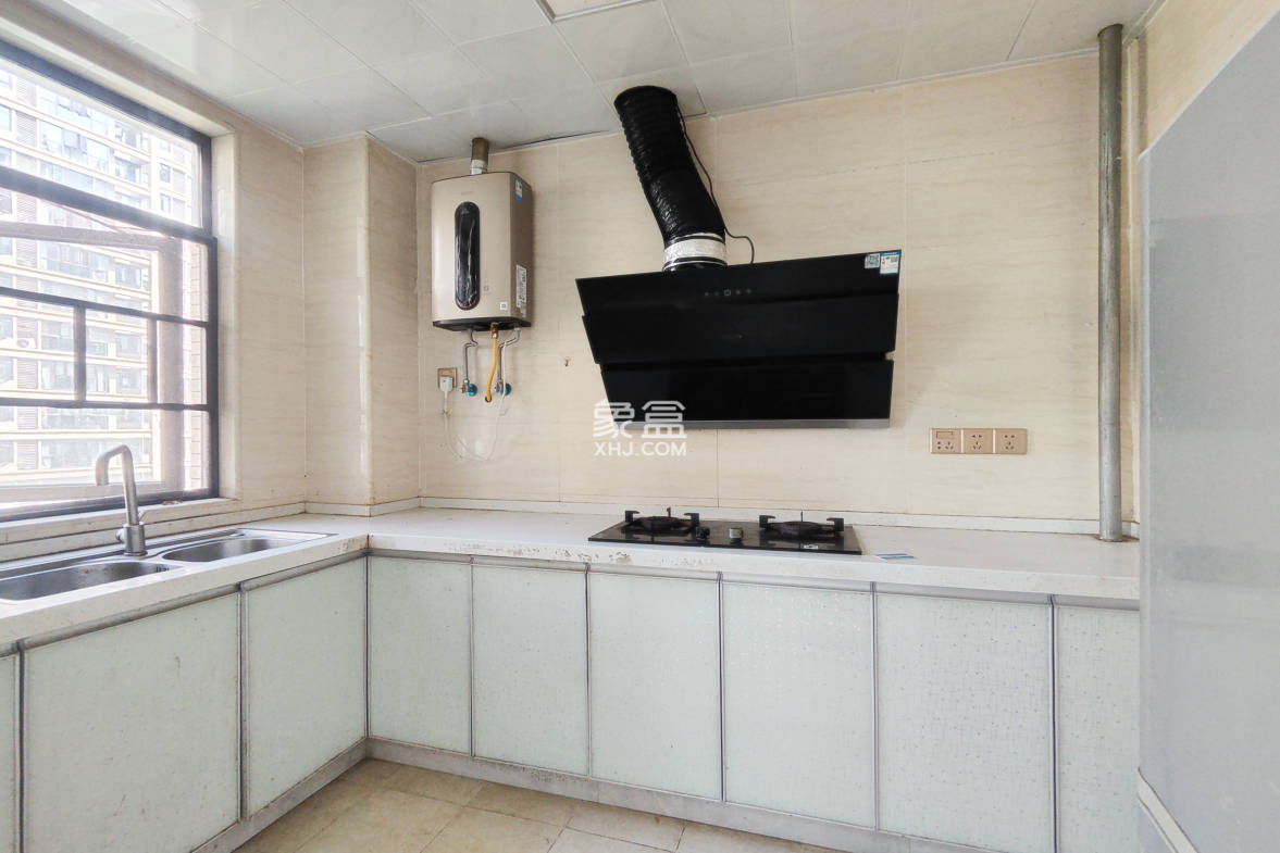 福天藏郡院子  4室2厅2卫    96.0万 福天藏郡院子  4室2厅2卫    96.0万厨房