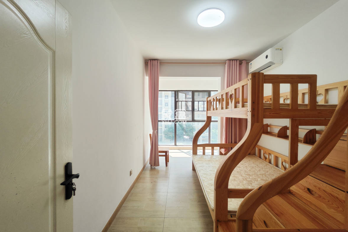 福天藏郡院子  4室2厅2卫    96.0万 福天藏郡院子  4室2厅2卫    96.0万卧室