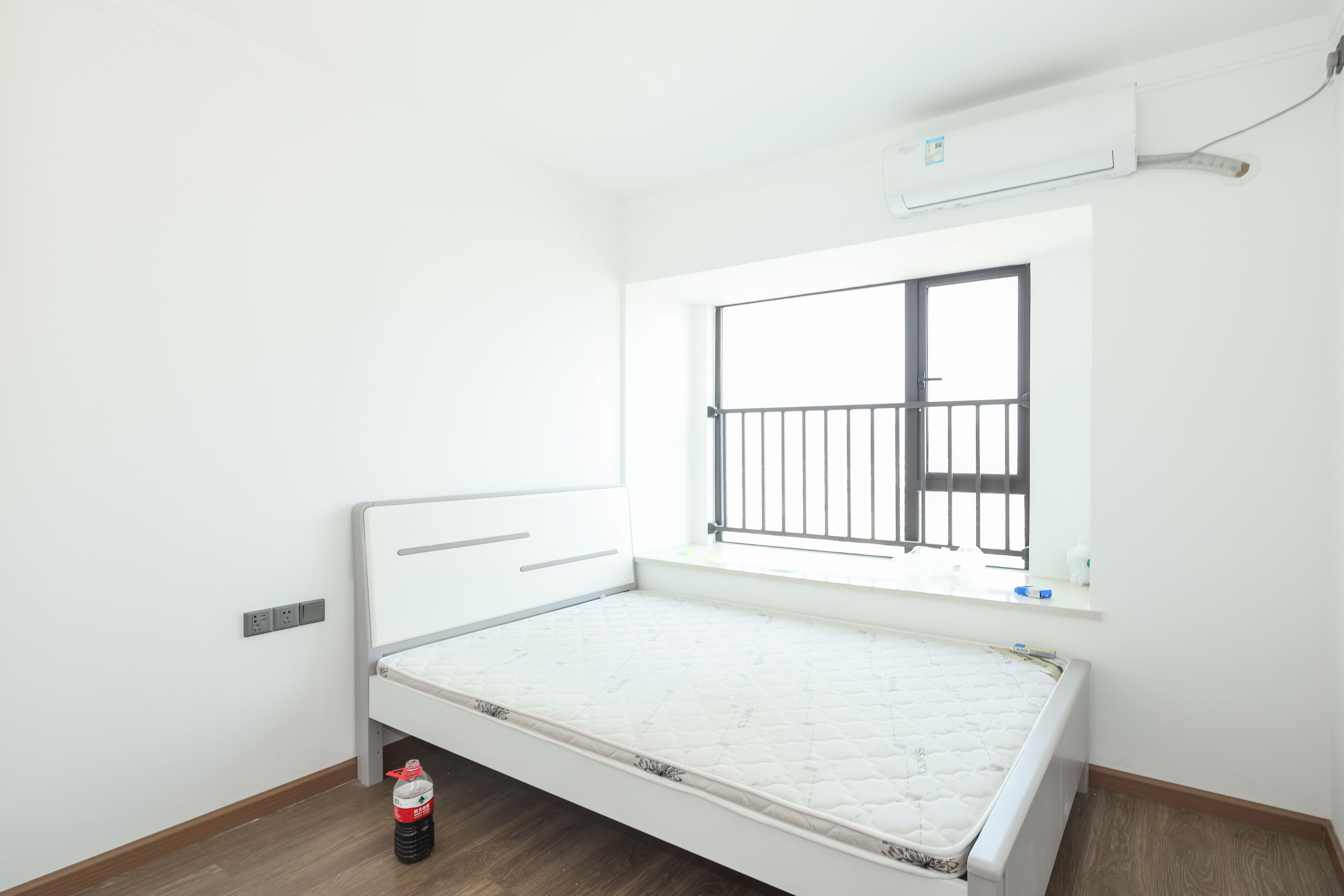 招商华发依云曦城  4室2厅2卫    160.0万 招商华发依云曦城  4室2厅2卫    160.0万卧室