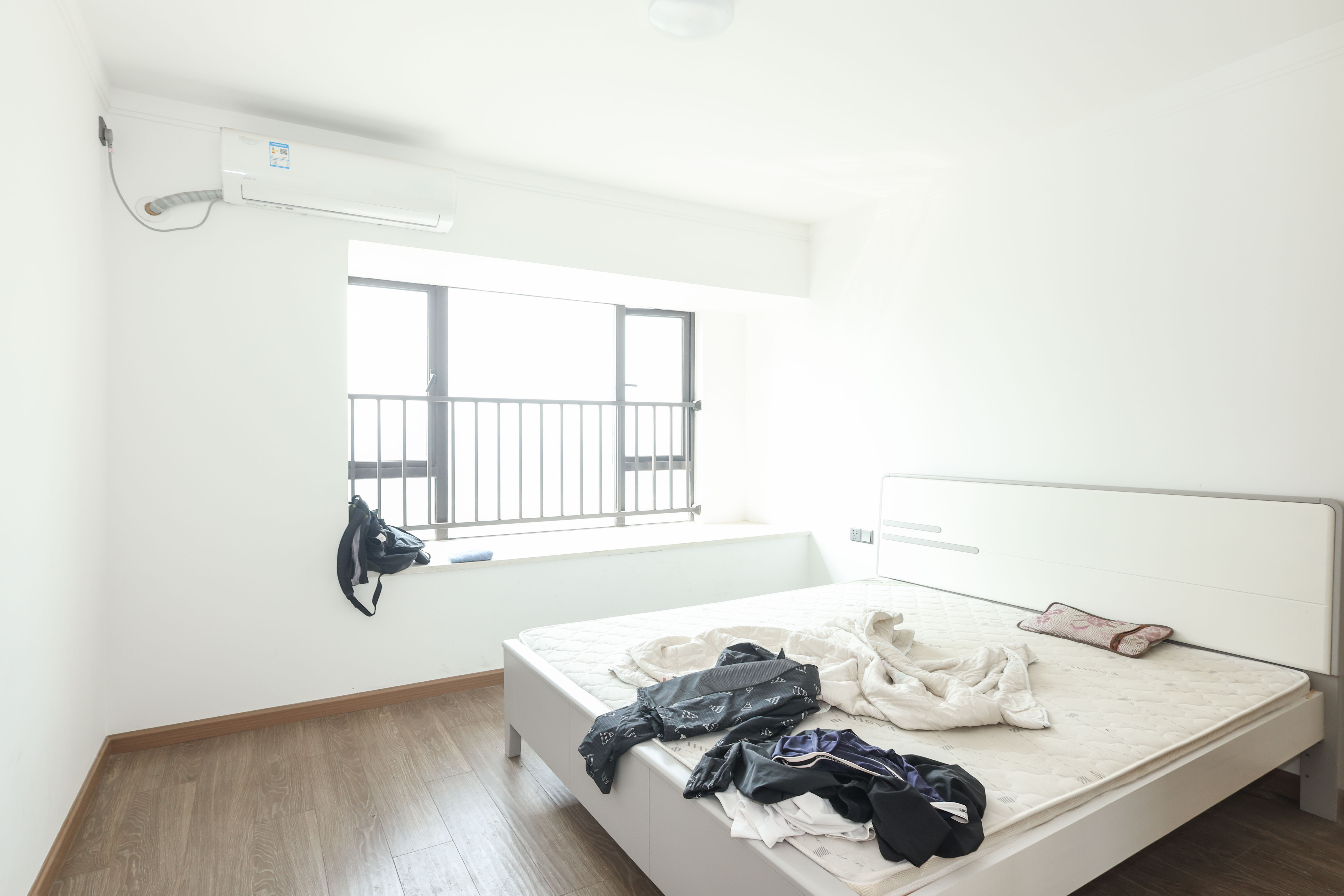 招商华发依云曦城  4室2厅2卫    160.0万 招商华发依云曦城  4室2厅2卫    160.0万卧室