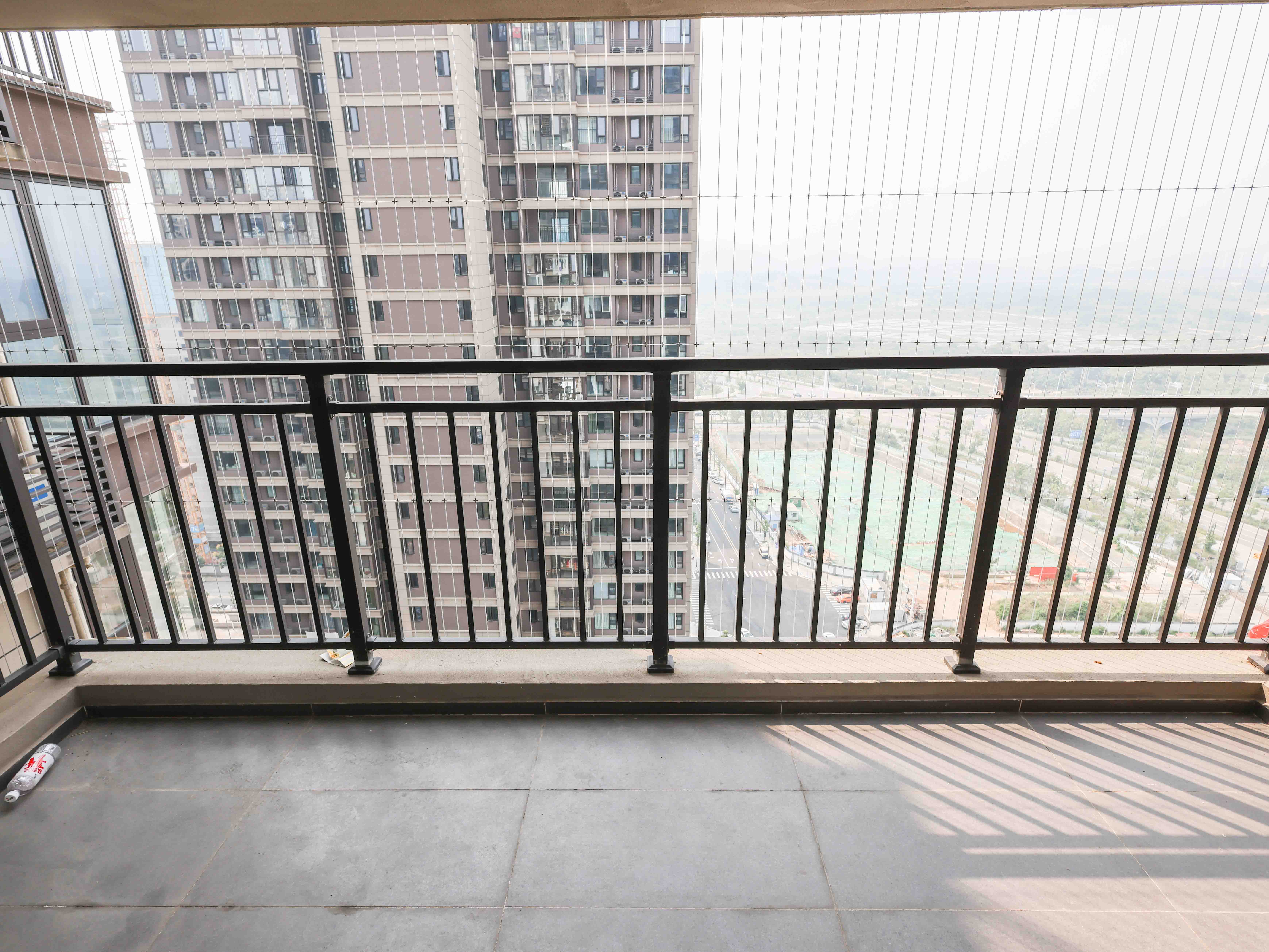 招商华发依云曦城  4室2厅2卫    160.0万 招商华发依云曦城  4室2厅2卫    160.0万阳台