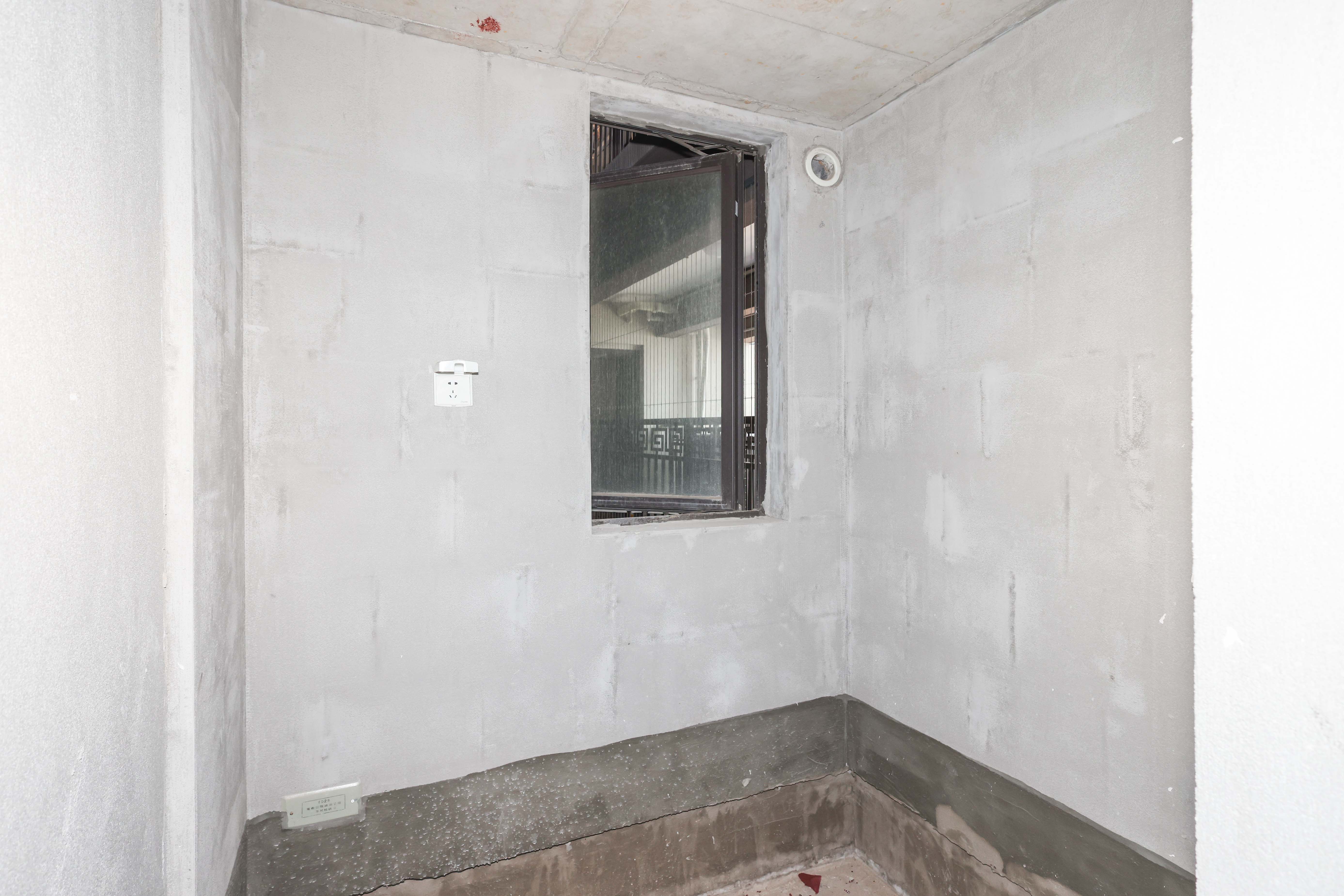 建发央著  4室2厅2卫   190.00万卫生间