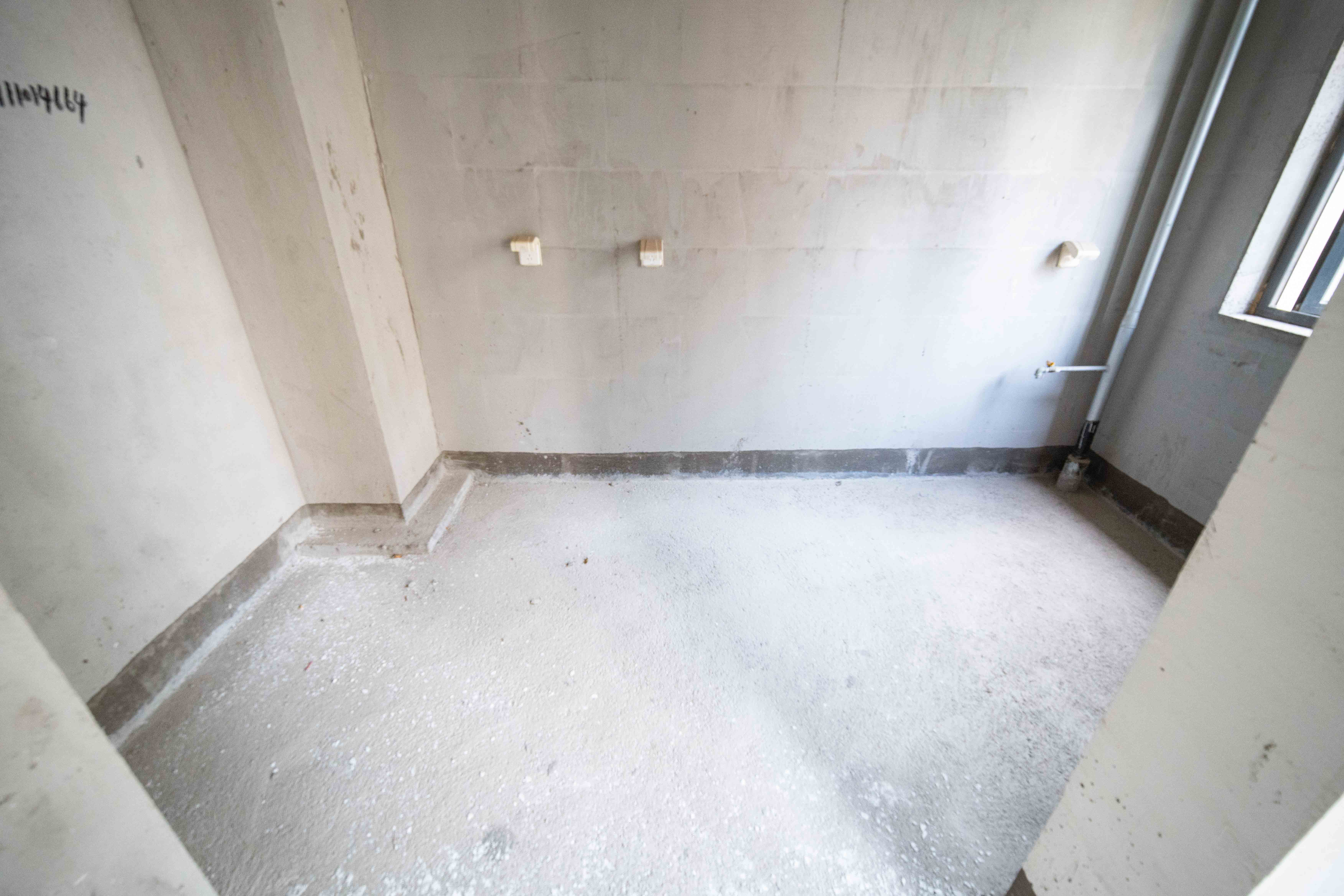 长房东旭国际  4室2厅2卫    200.0万其他