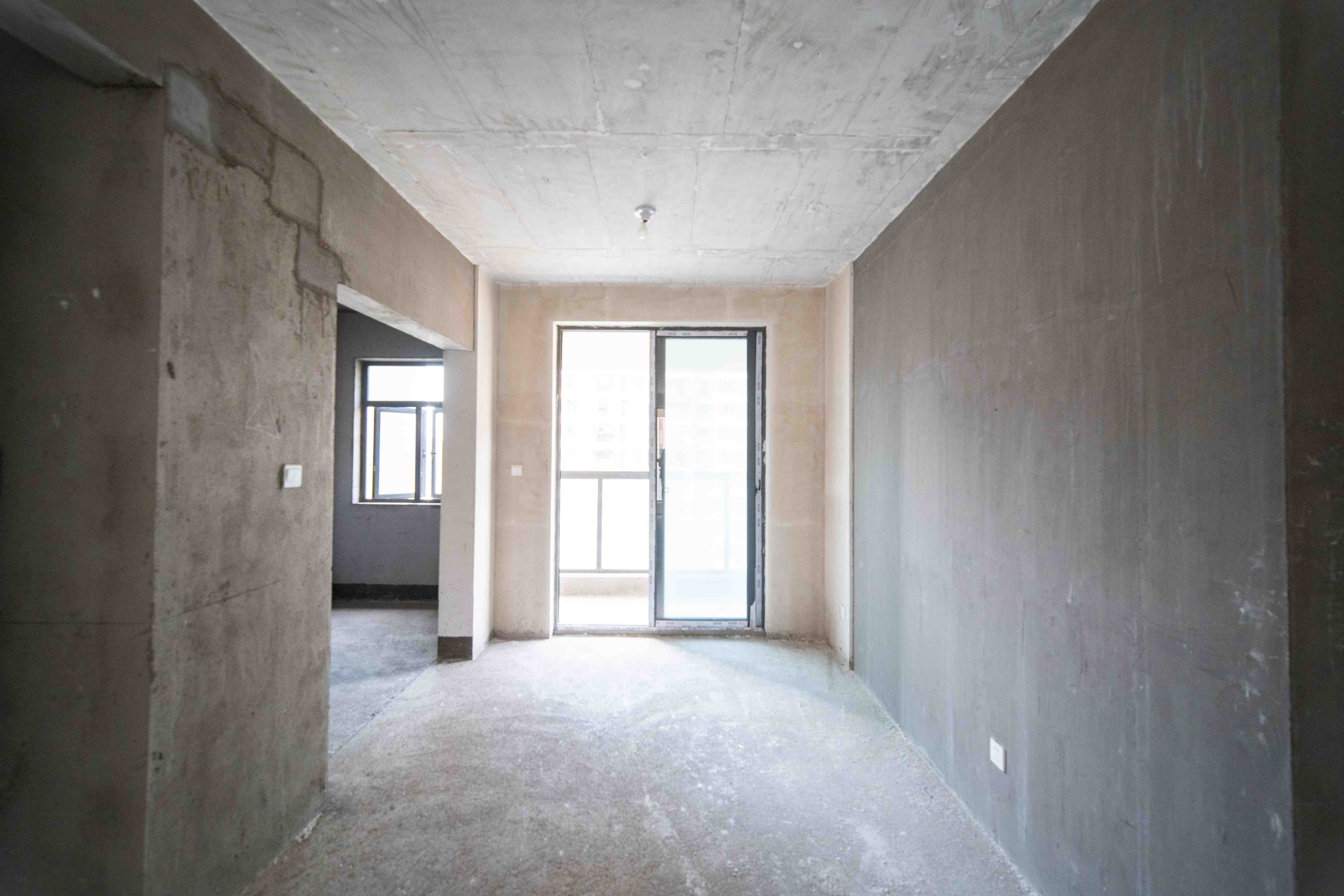 长房东旭国际  4室2厅2卫    200.0万其他