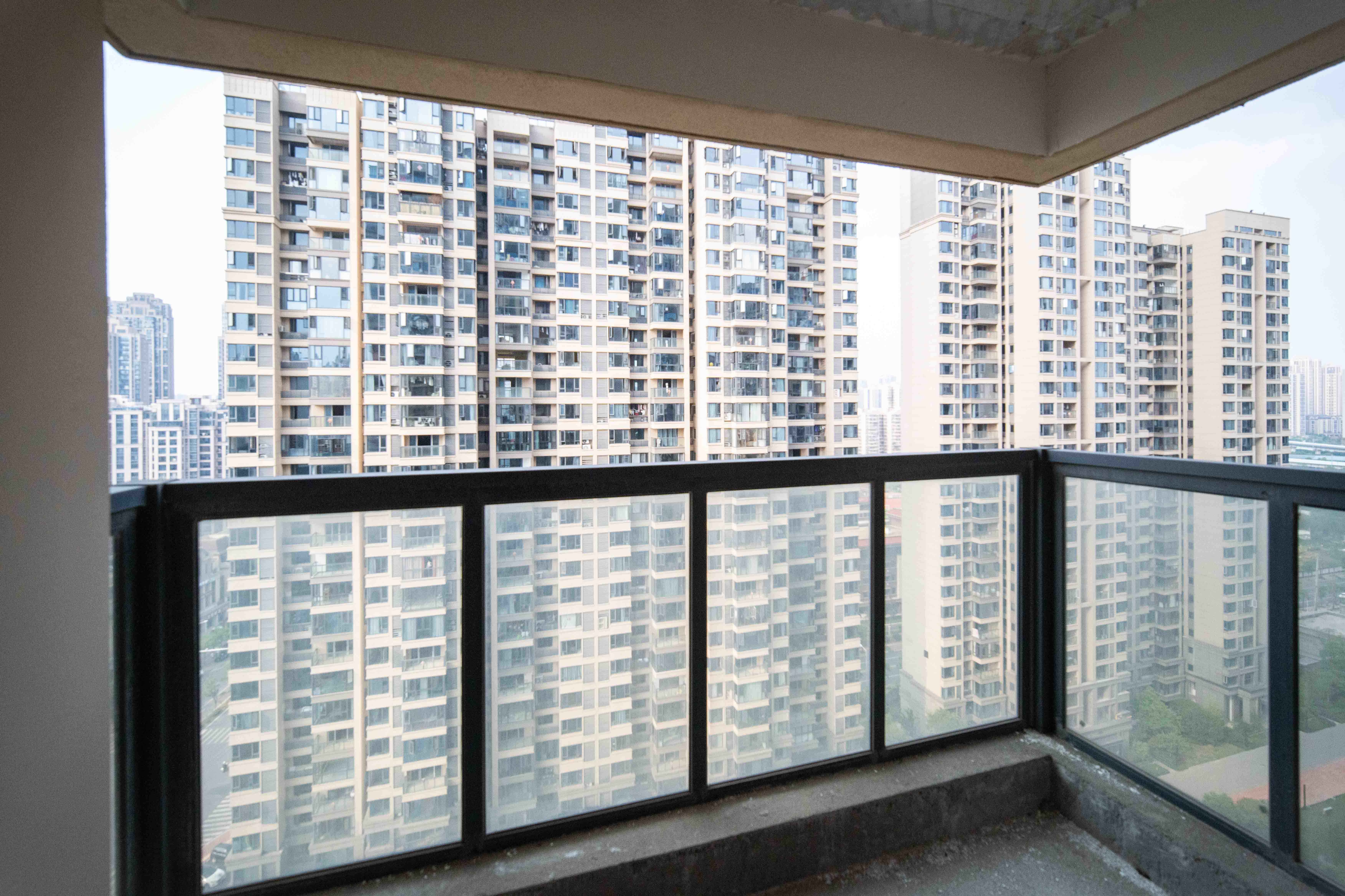 长房东旭国际  4室2厅2卫    200.0万其他