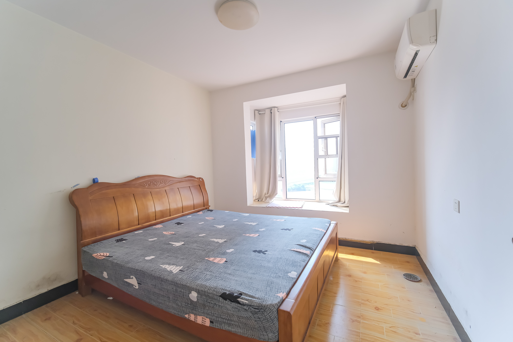 荣盛花语城 3室2厅1卫 58.6万 荣盛花语城 3室2厅1卫 58.6万卧室