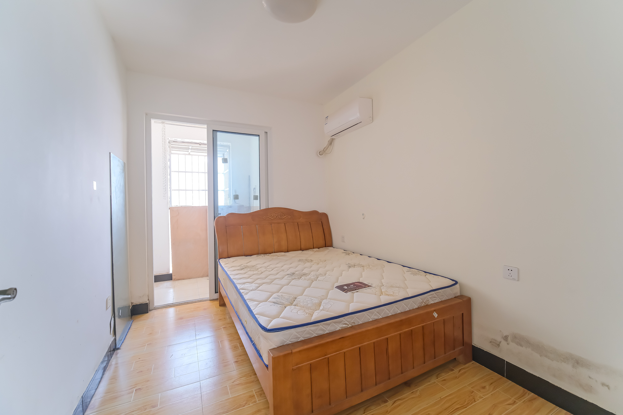 荣盛花语城 3室2厅1卫 58.6万 荣盛花语城 3室2厅1卫 58.6万卧室