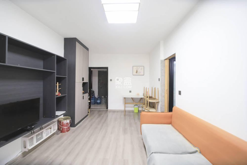 山水庭院  2室1厅1卫    37.8万