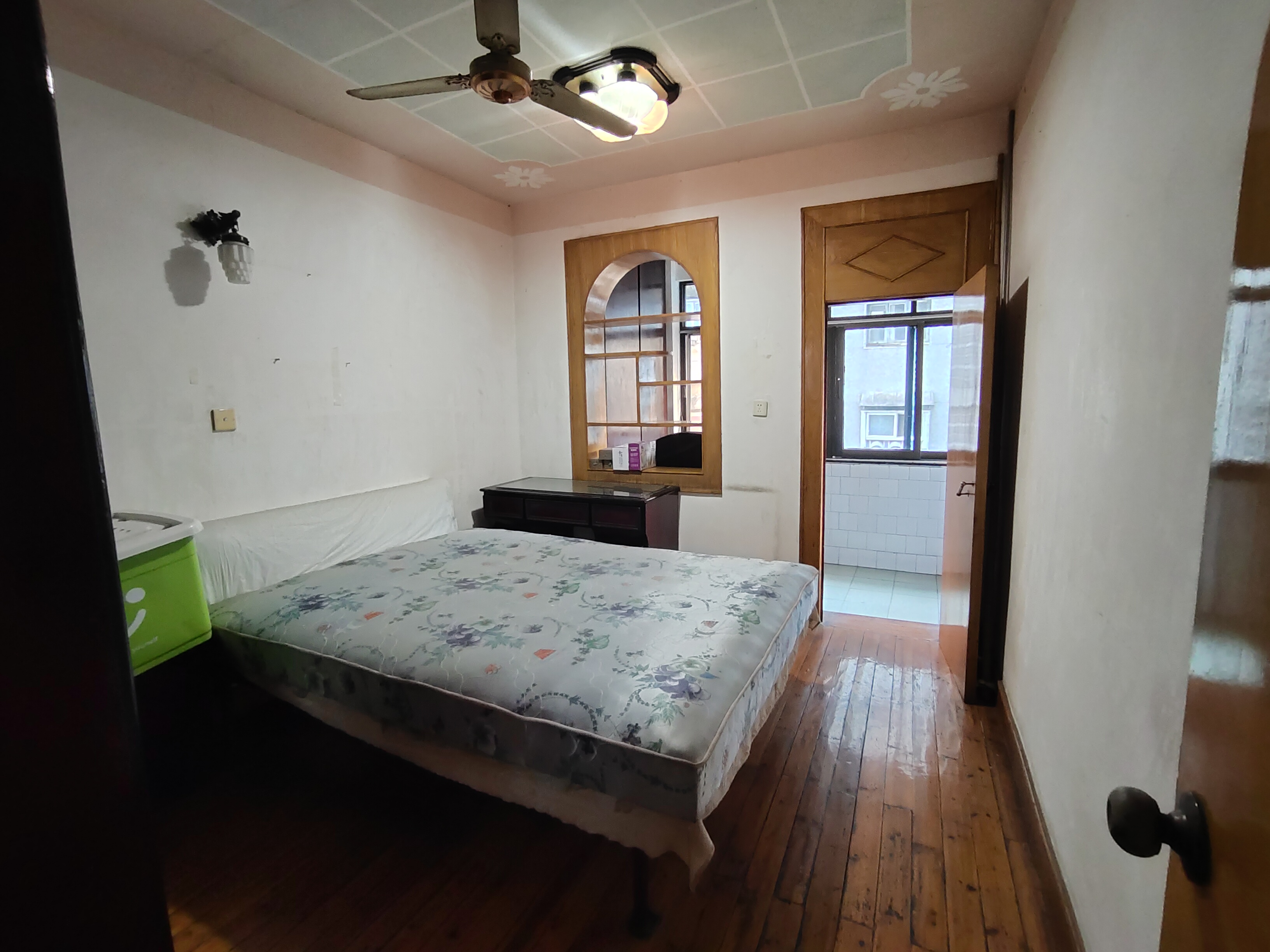 银馨家园(贺家土电厂生活区)  2室1厅1卫    14.8万 银馨家园(贺家土电厂生活区)  2室1厅1卫    14.8万室内图