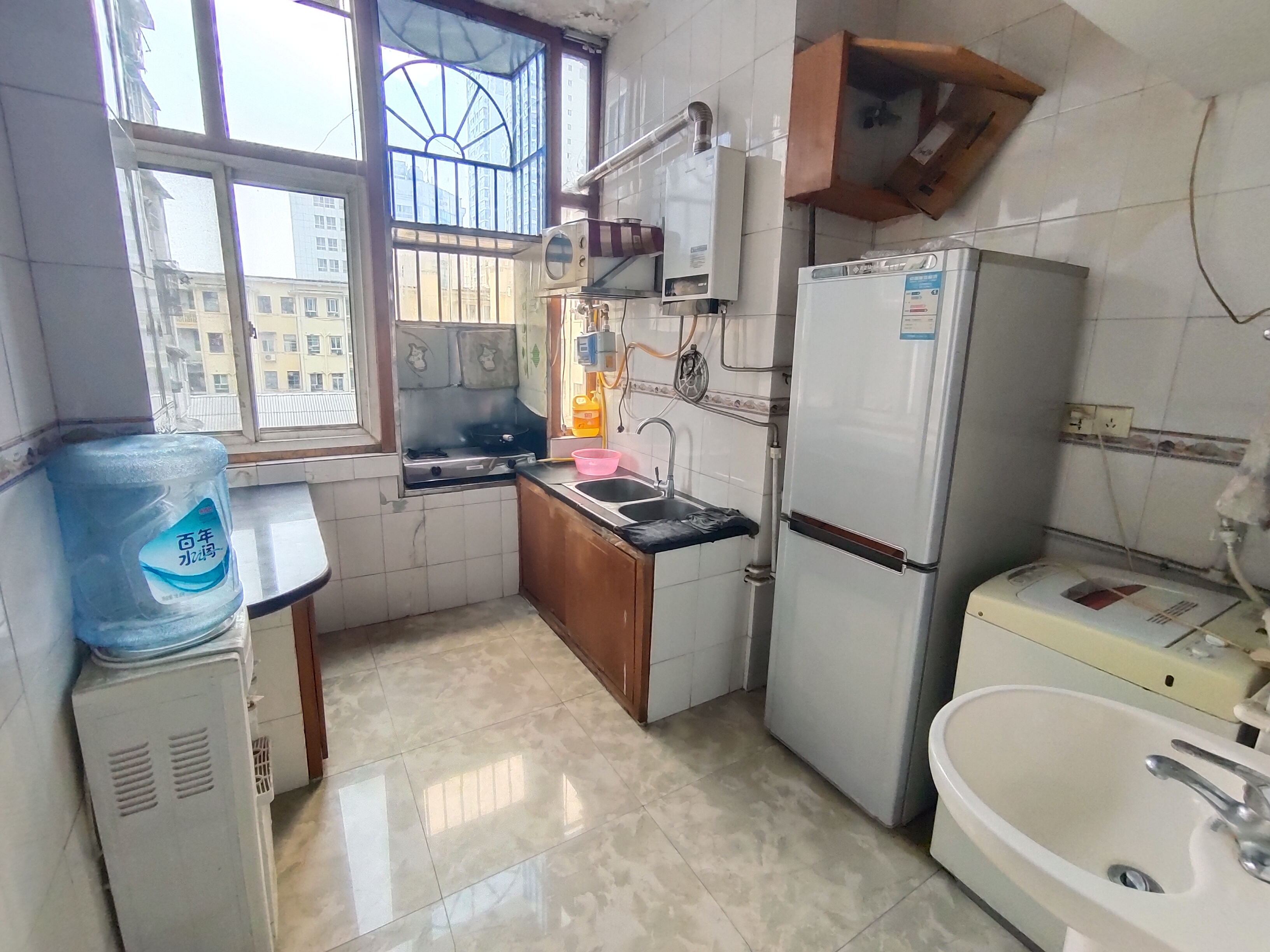 银馨家园(贺家土电厂生活区)  2室1厅1卫    20.0万 银馨家园(贺家土电厂生活区)  2室1厅1卫    20.0万室内图