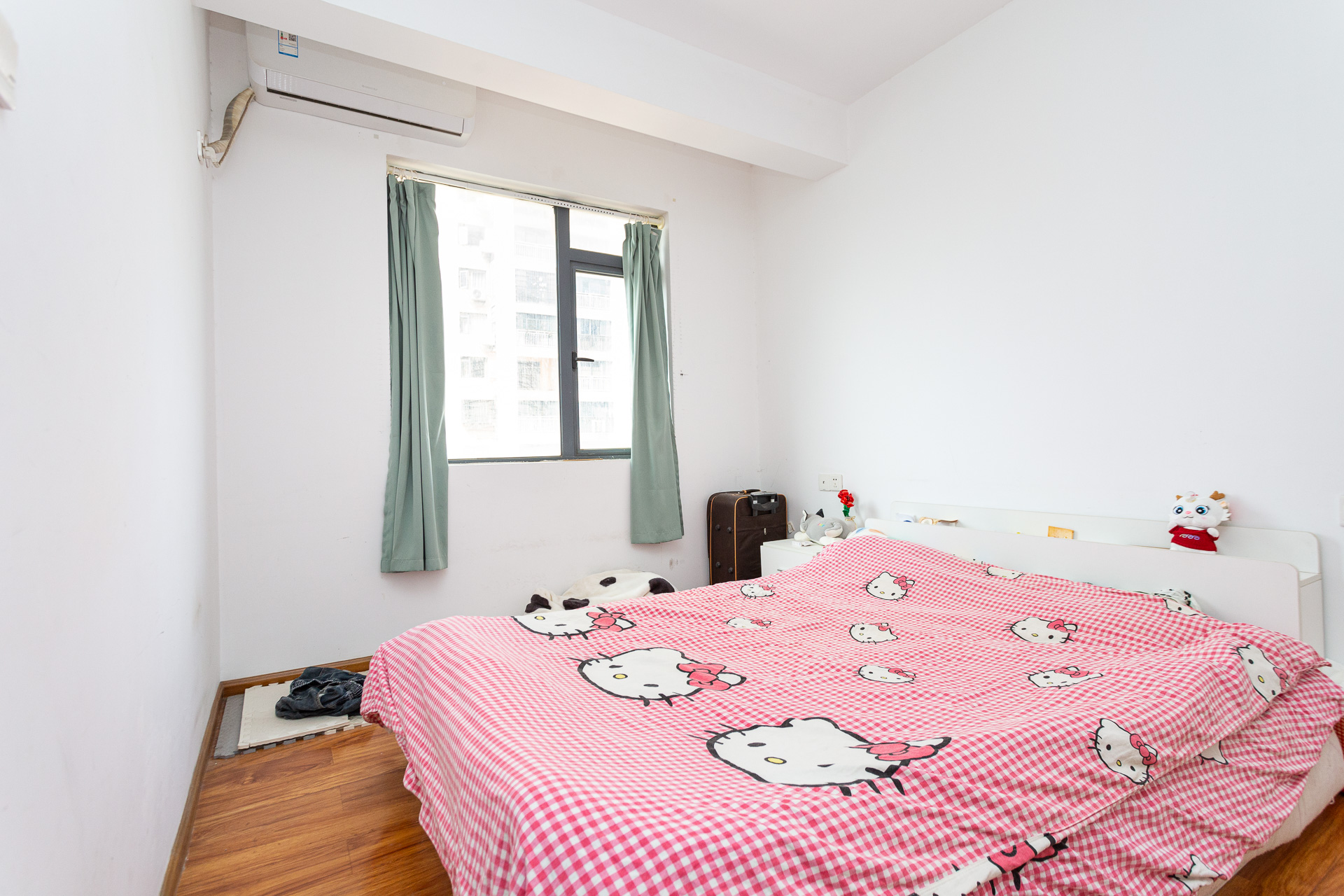 Cross尚公馆  1室1厅1卫    30.0万 Cross尚公馆  1室1厅1卫    30.0万卧室