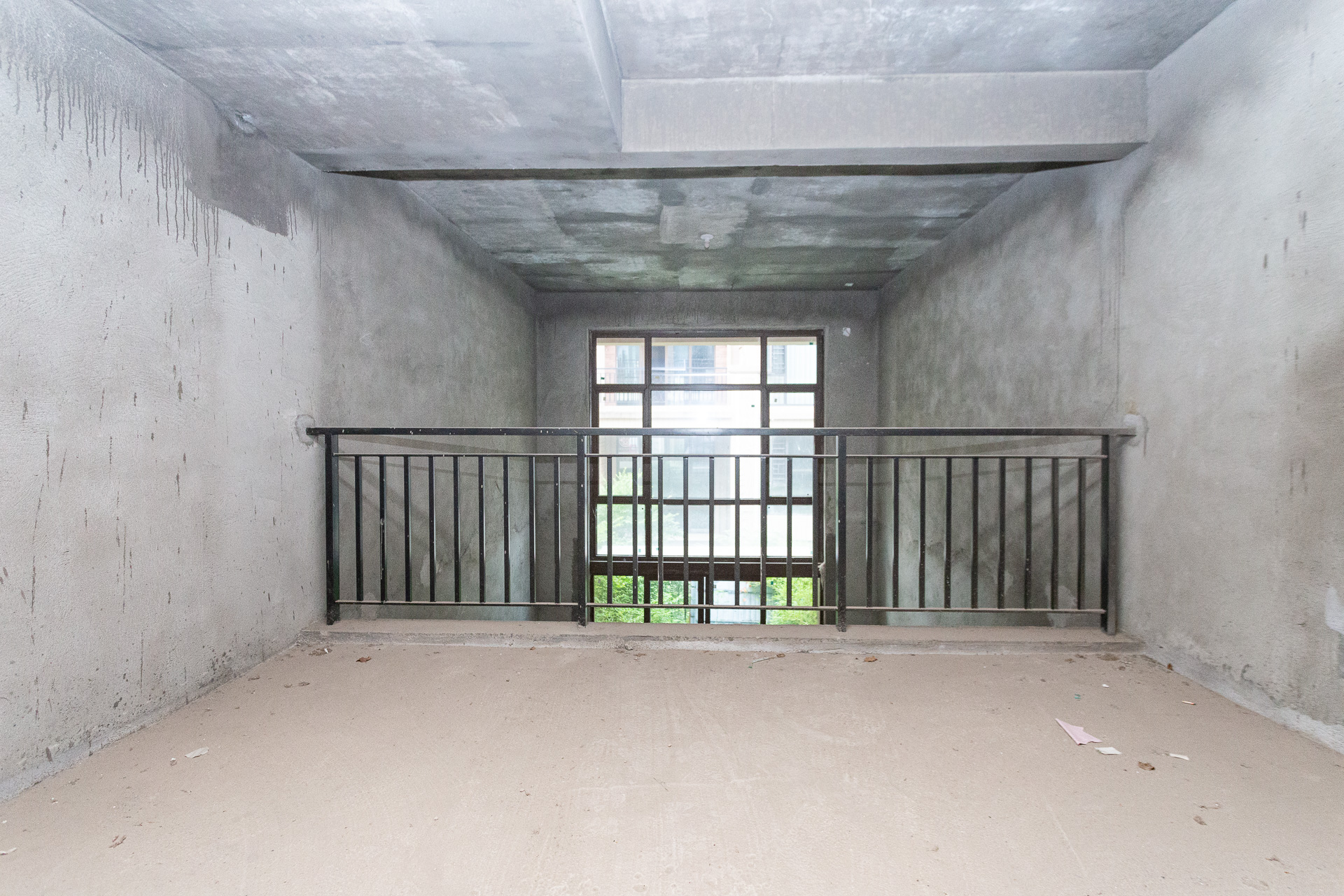 盈峰翠邸  5室3厅5卫    136.0万 盈峰翠邸  5室3厅5卫    136.0万客厅