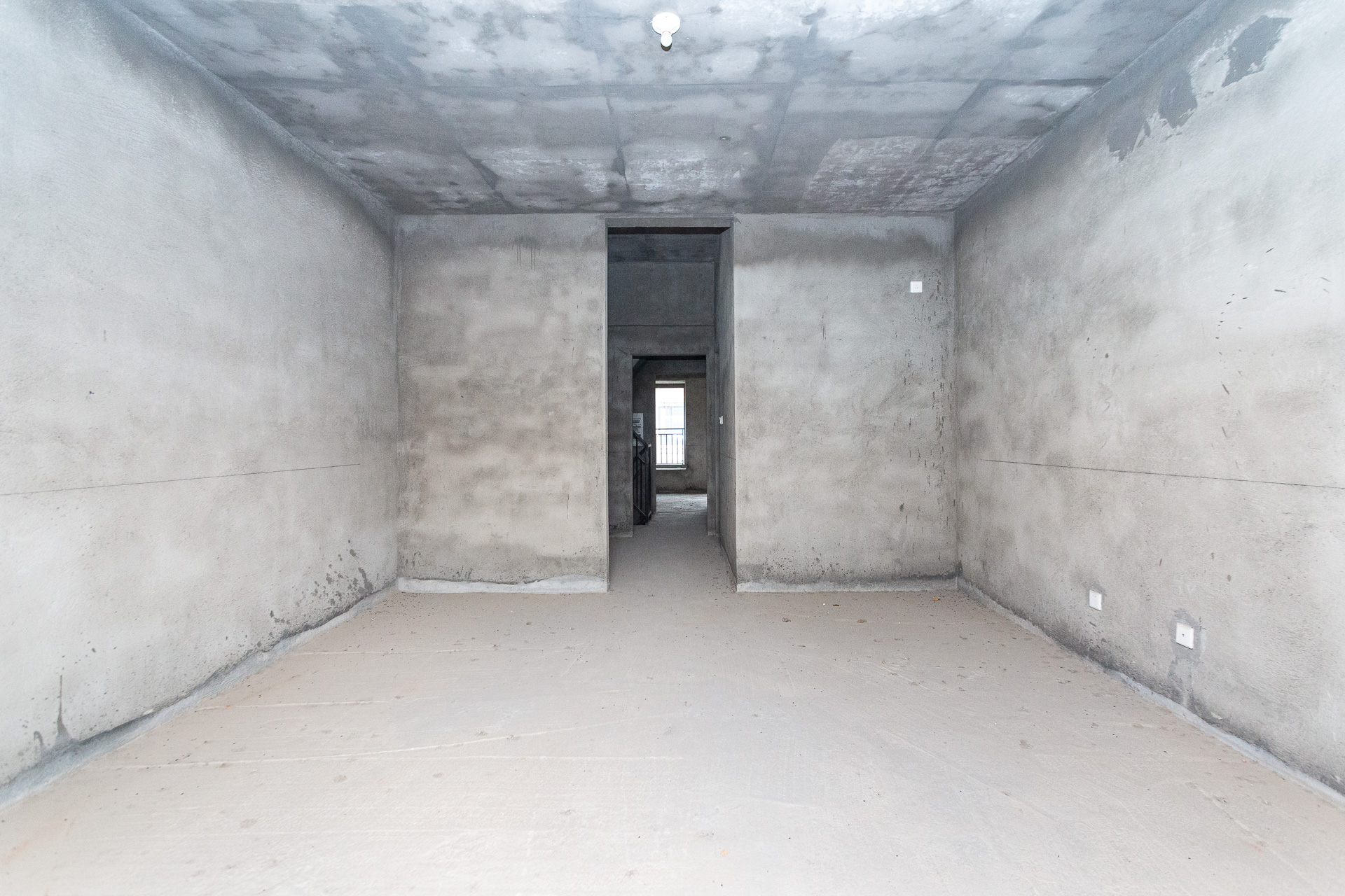 盈峰翠邸  5室3厅5卫    136.0万 盈峰翠邸  5室3厅5卫    136.0万卧室