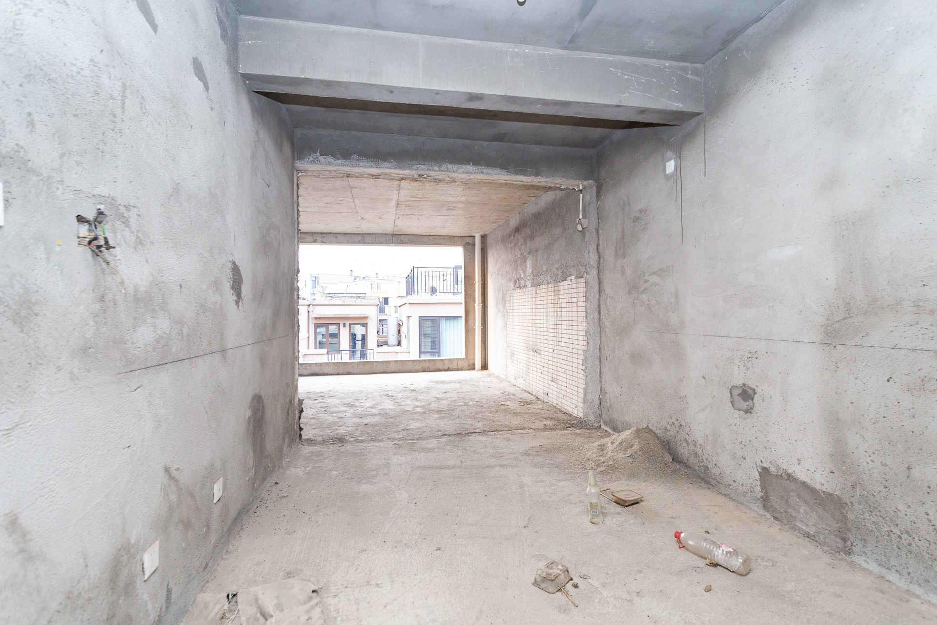 盈峰翠邸  5室3厅5卫    136.0万 盈峰翠邸  5室3厅5卫    136.0万卧室