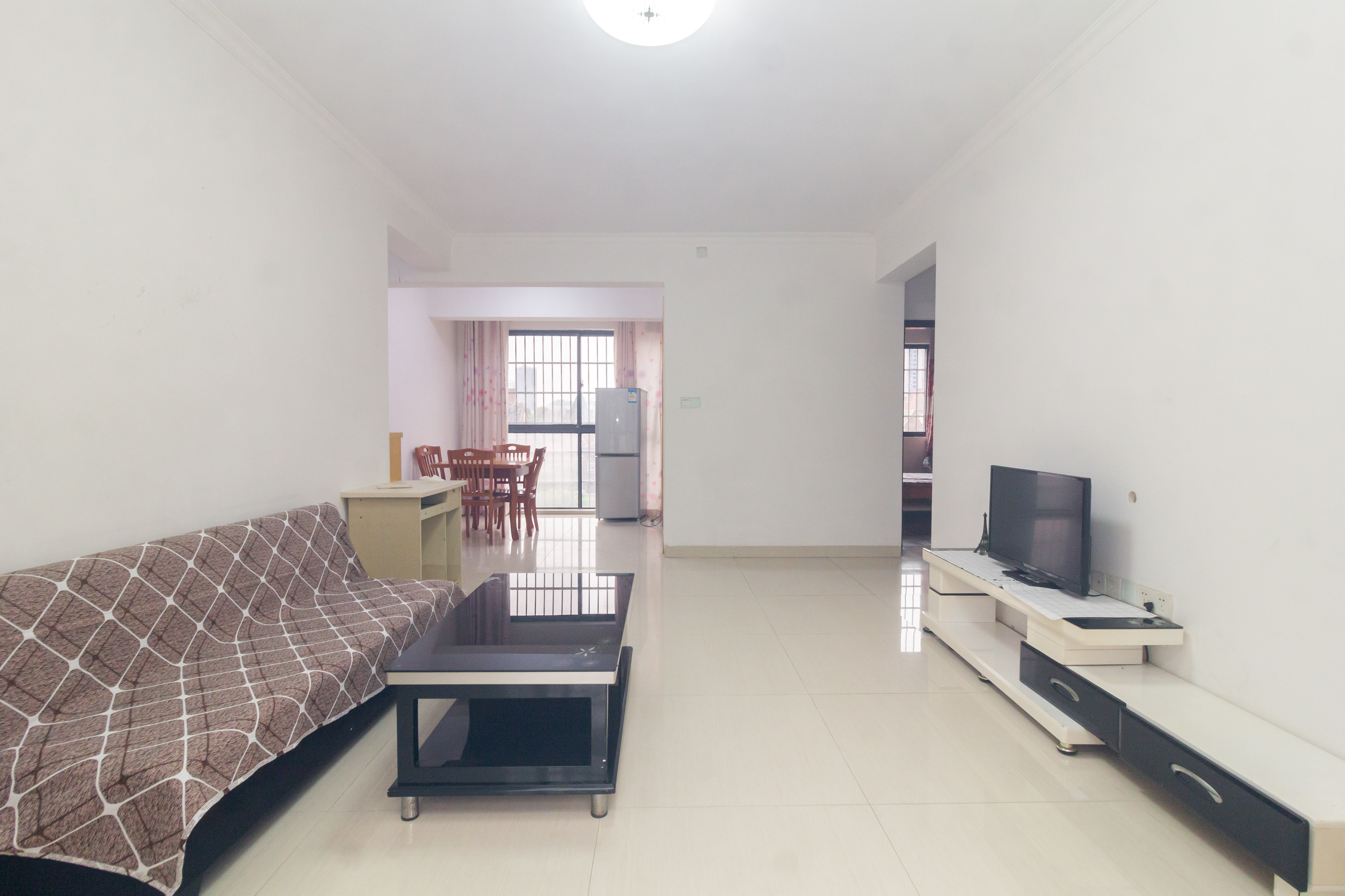 高林仕家 3室2厅1卫 52.8万 高林仕家 3室2厅1卫 52.8万客厅