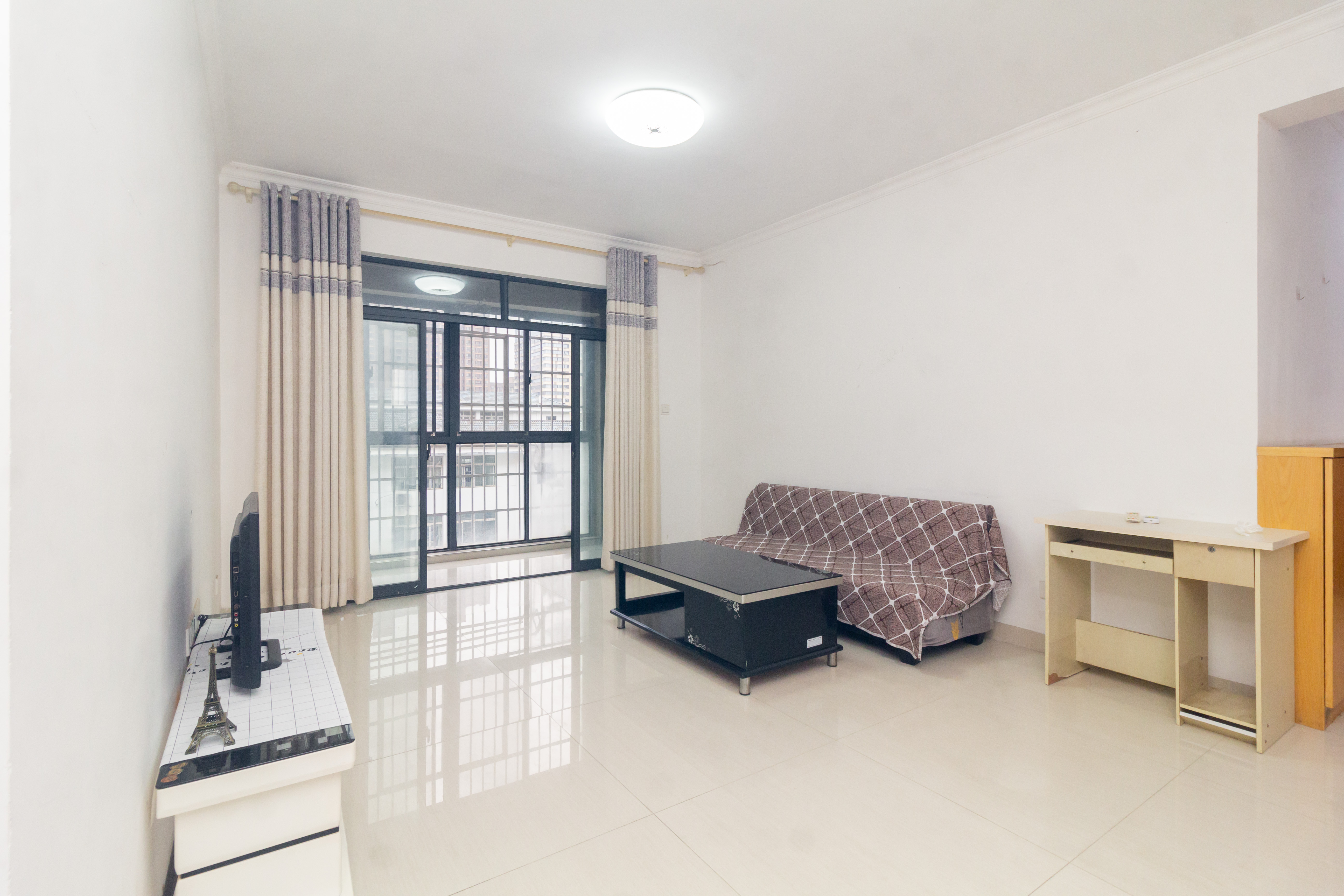 高林仕家 3室2厅1卫 52.8万 高林仕家 3室2厅1卫 52.8万客厅