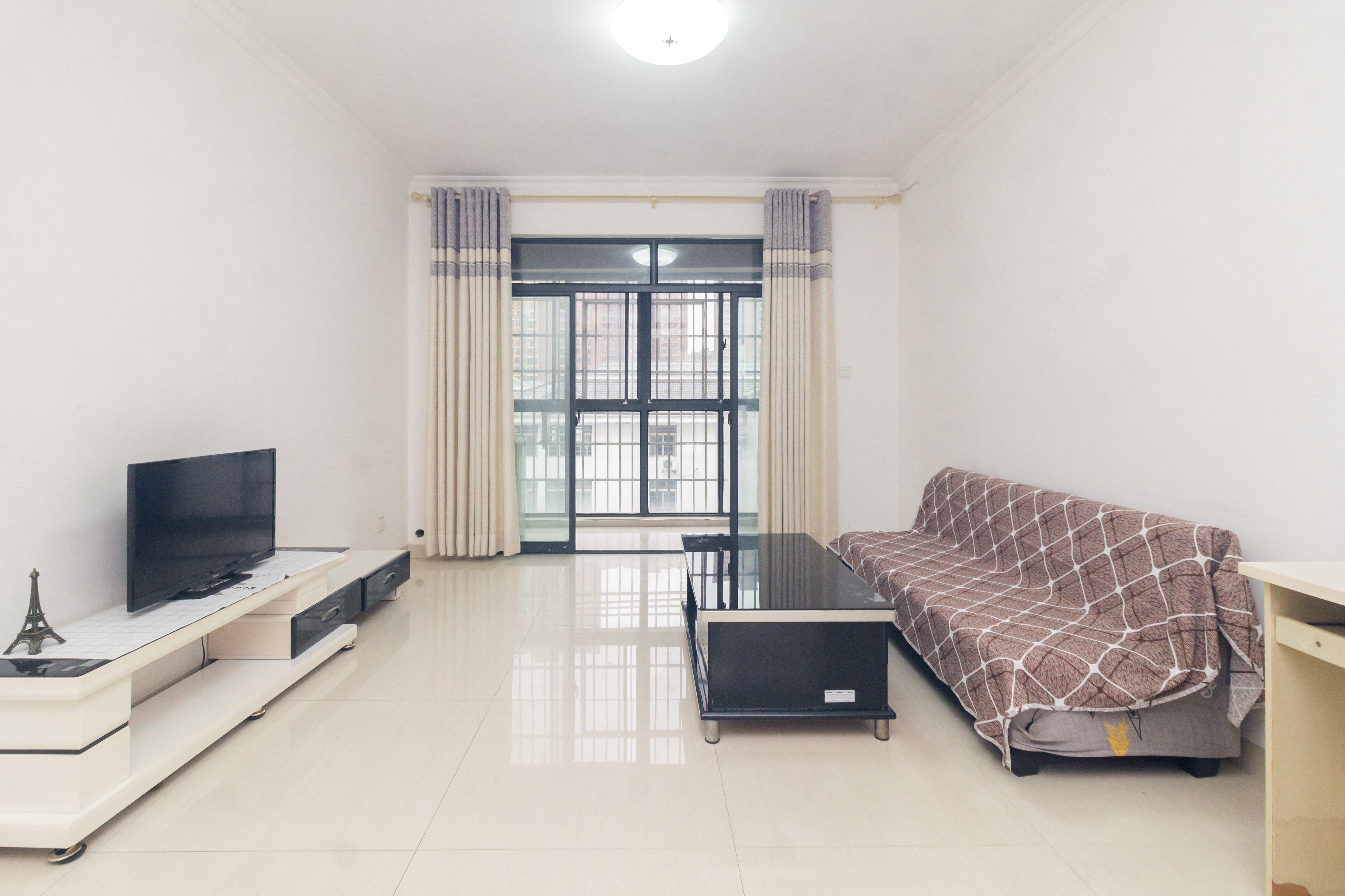 高林仕家 3室2厅1卫 52.8万 高林仕家 3室2厅1卫 52.8万客厅