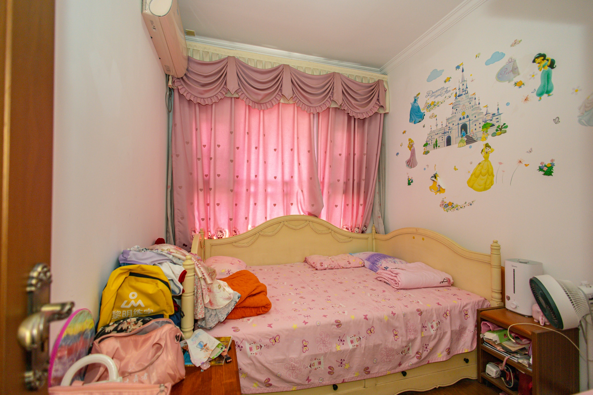 旺德府恺悦国际 3室2厅2卫 60.0万 旺德府恺悦国际 3室2厅2卫 60.0万卧室