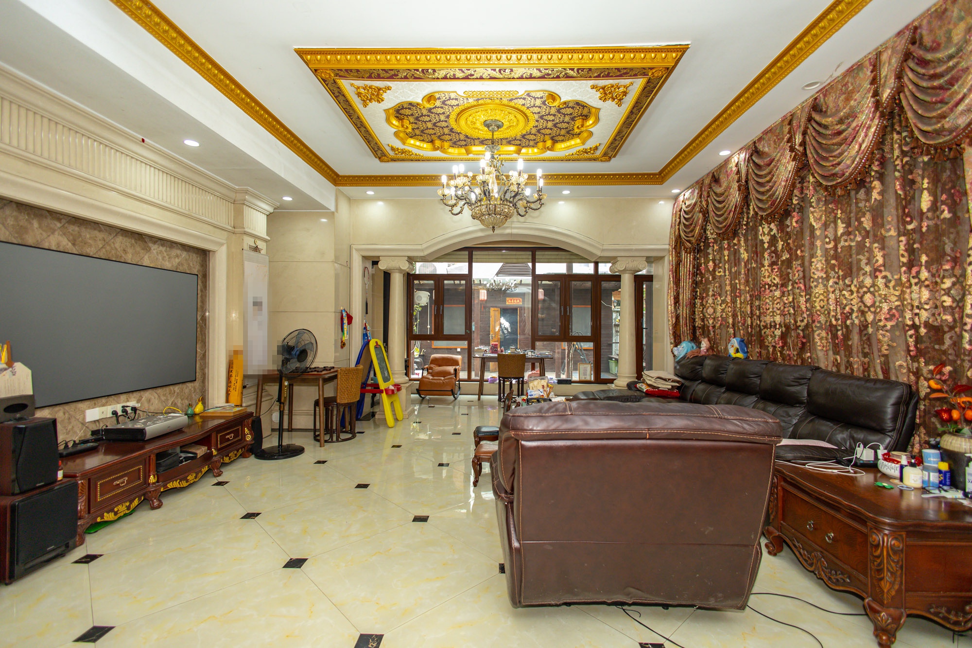 碧桂园威尼斯城  5室2厅4卫    368.0万 碧桂园威尼斯城  5室2厅4卫    368.0万客厅