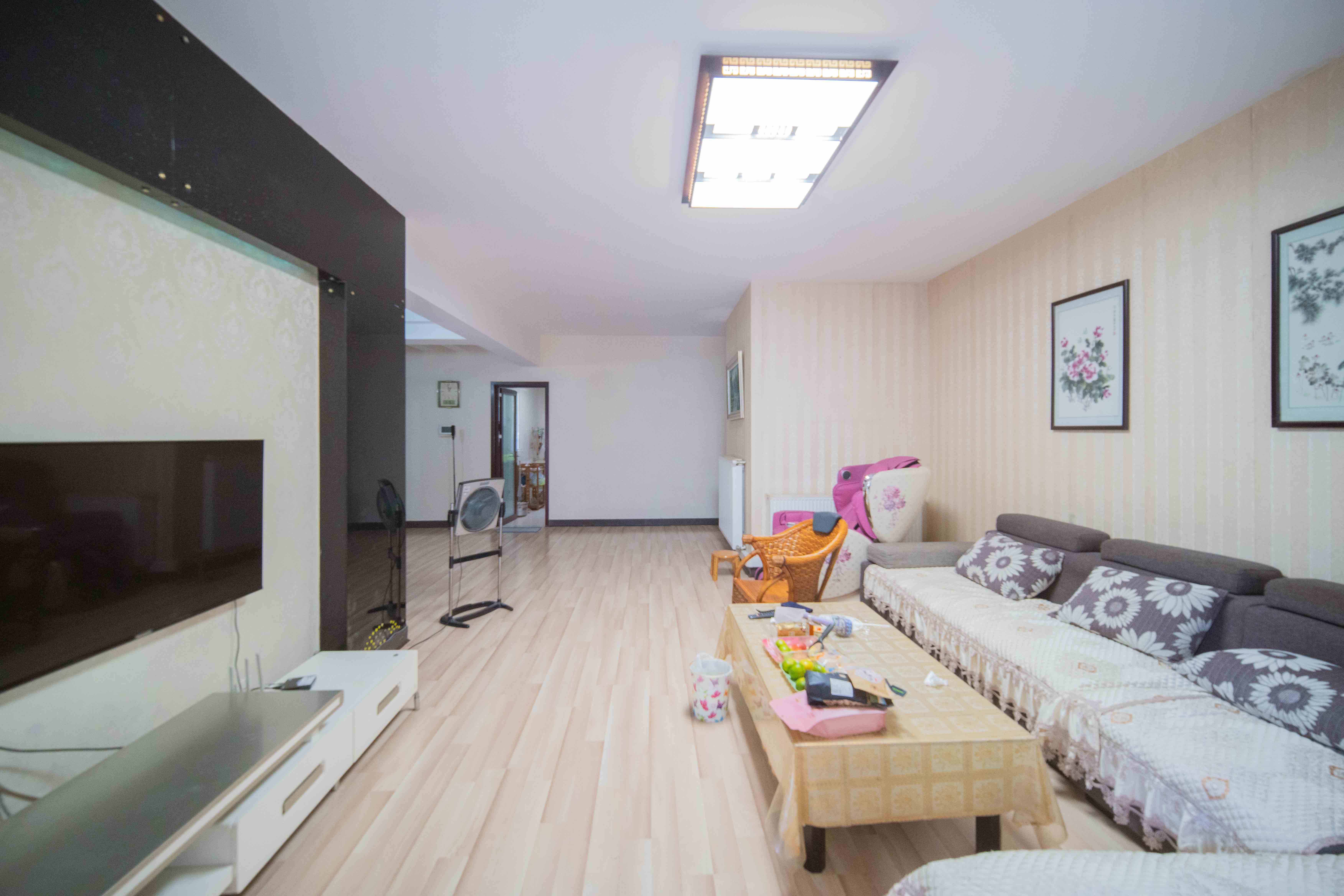 中城丽景香山园  4室2厅2卫    160.0万 中城丽景香山园  4室2厅2卫    160.0万