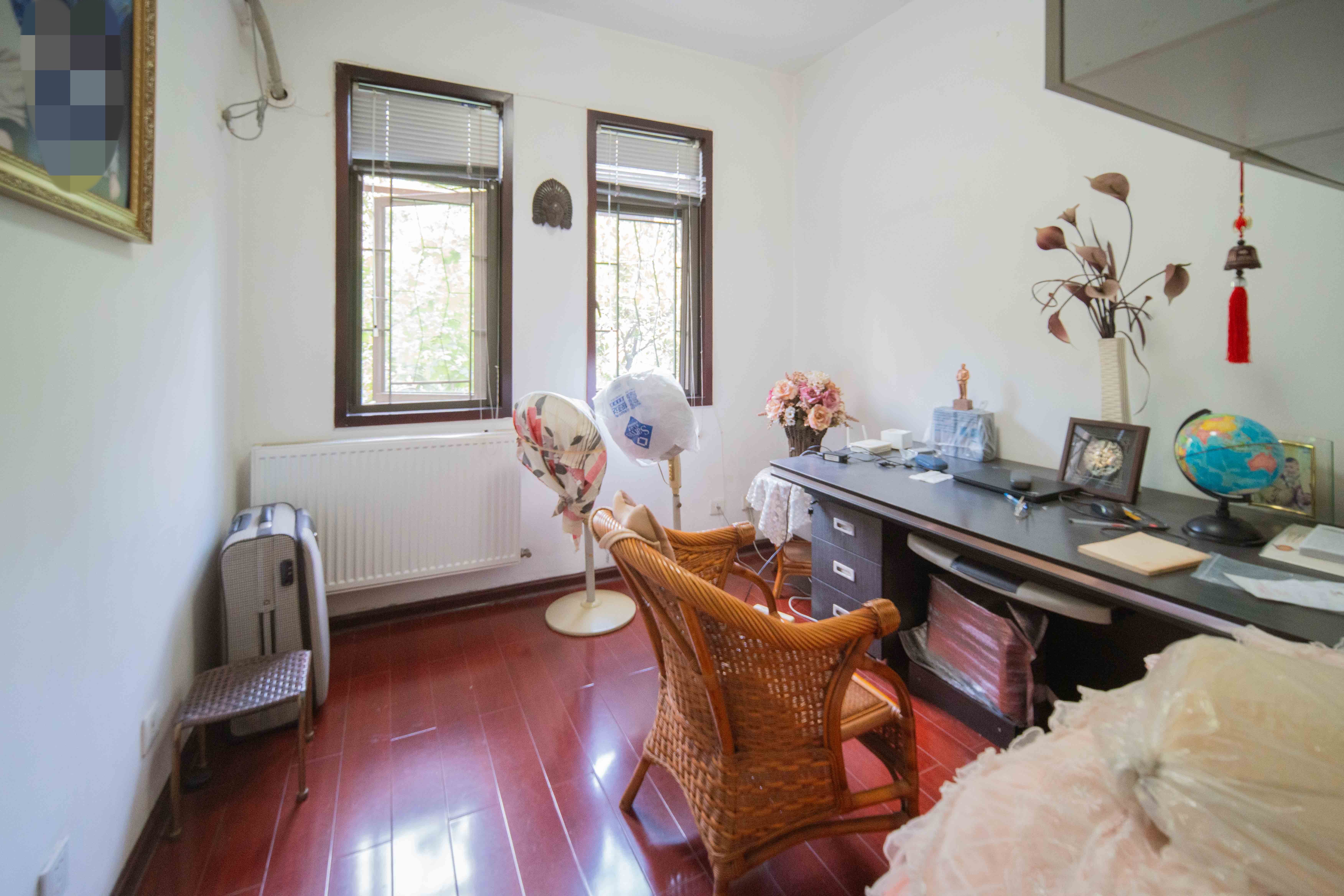 中城丽景香山园  4室2厅2卫    160.0万其他