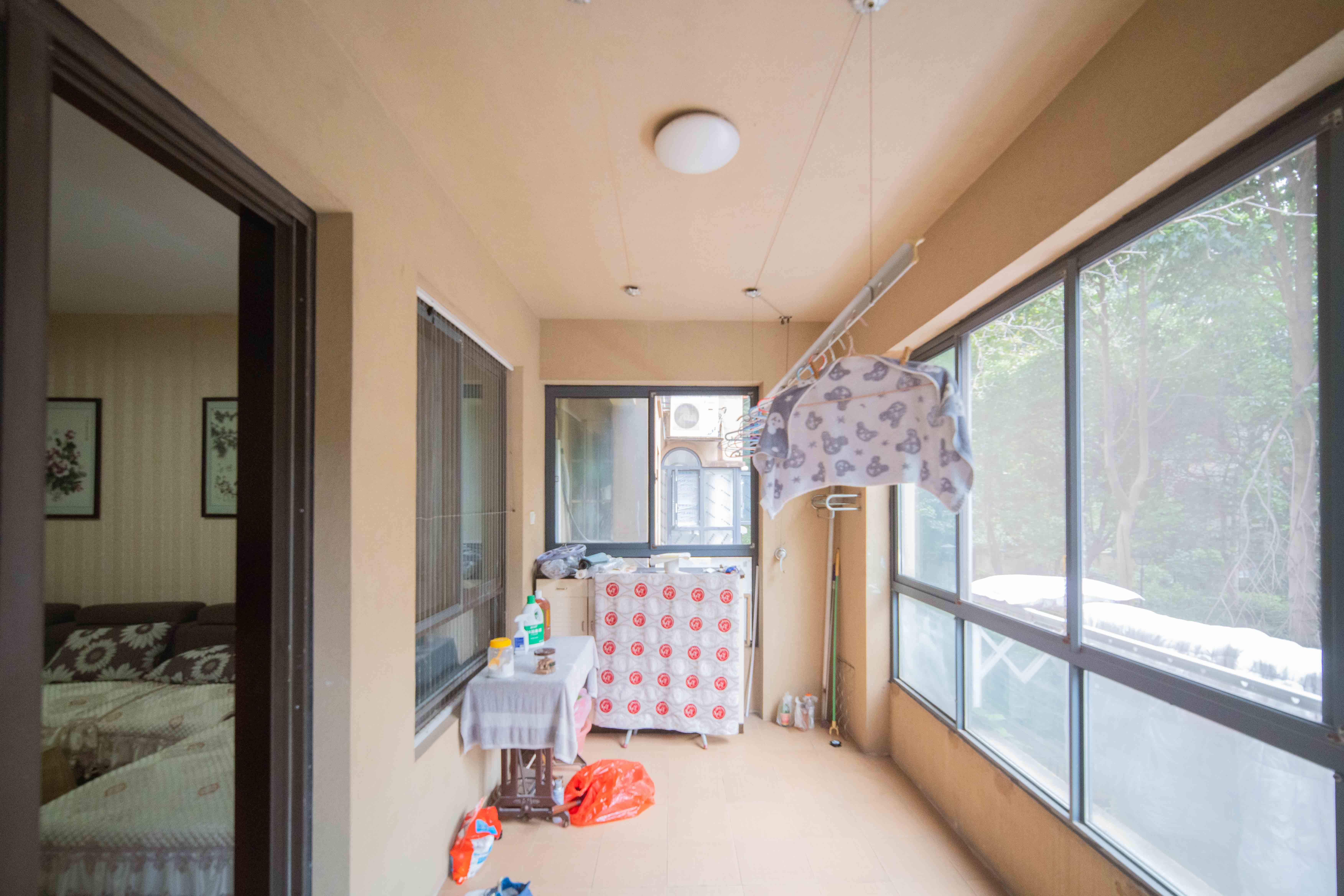 中城丽景香山园  4室2厅2卫    160.0万其他