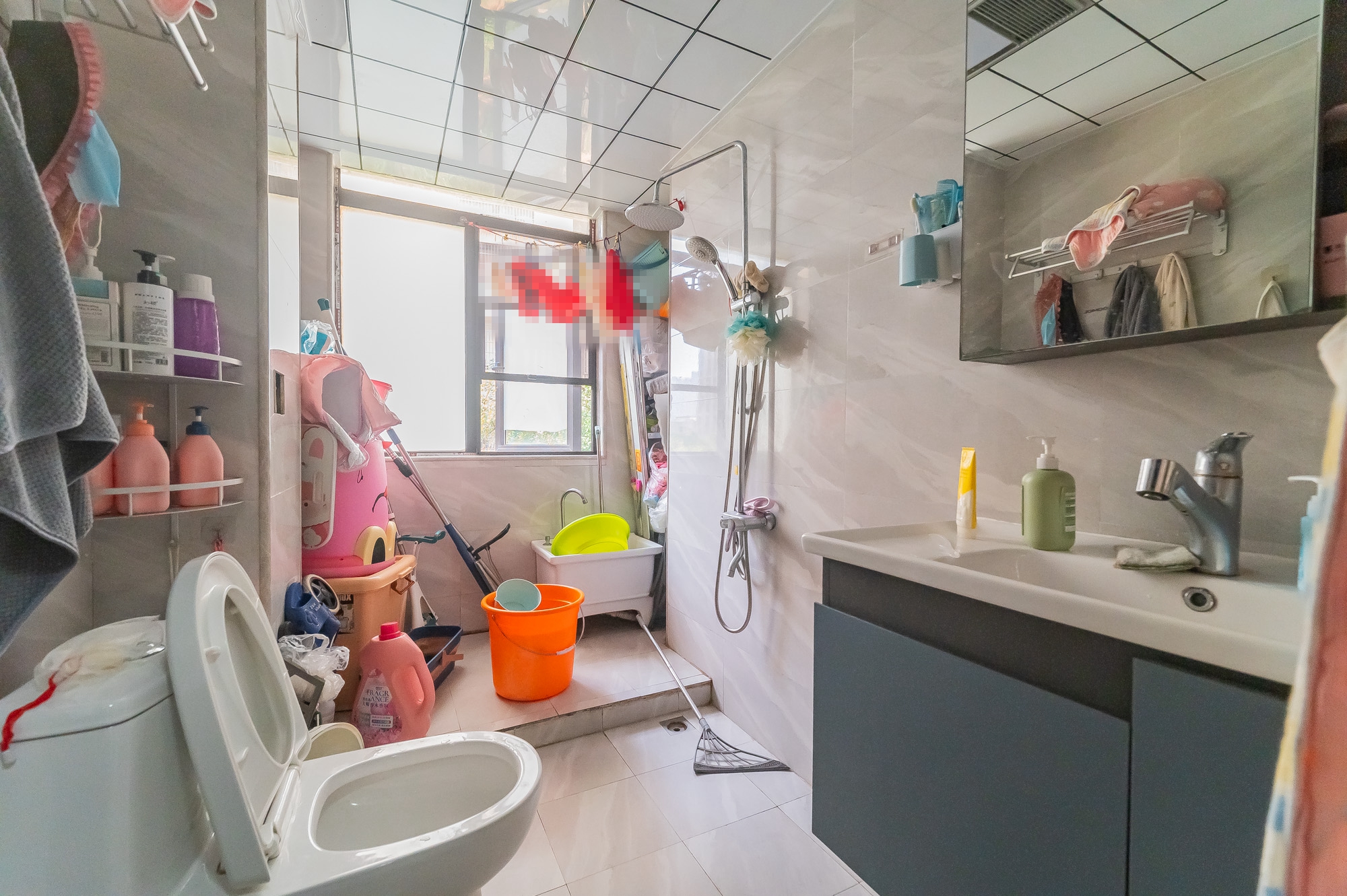 国泰九龙湾 4室2厅2卫 128.0万 国泰九龙湾 4室2厅2卫 128.0万卫生间