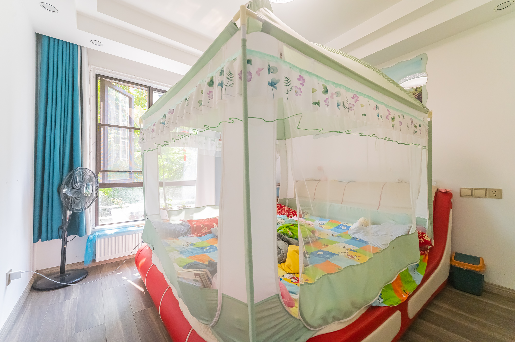 国泰九龙湾 4室2厅2卫 128.0万 国泰九龙湾 4室2厅2卫 128.0万卧室