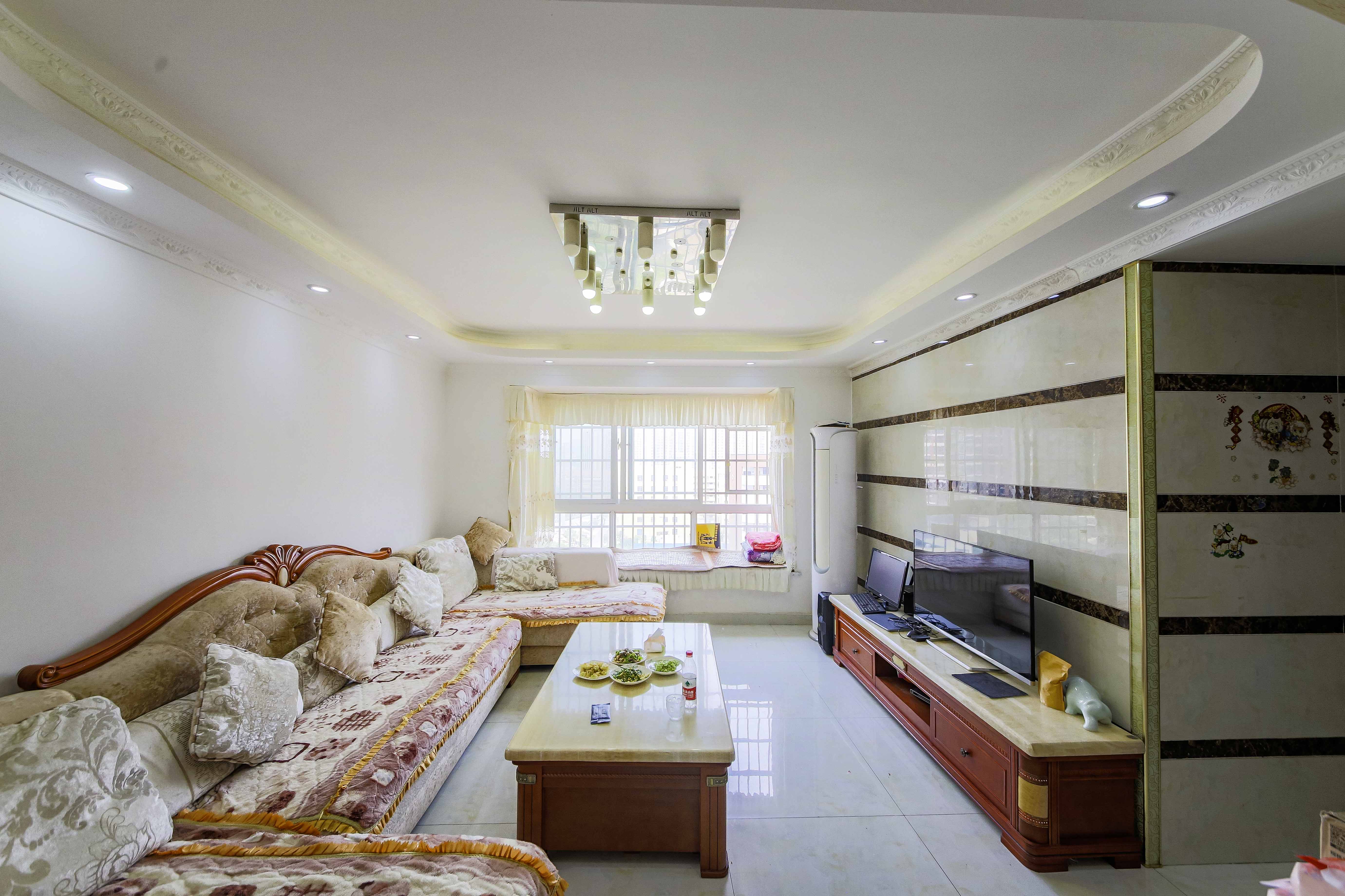 弘欣公寓  3室2厅2卫    67.0万 弘欣公寓  3室2厅2卫    67.0万