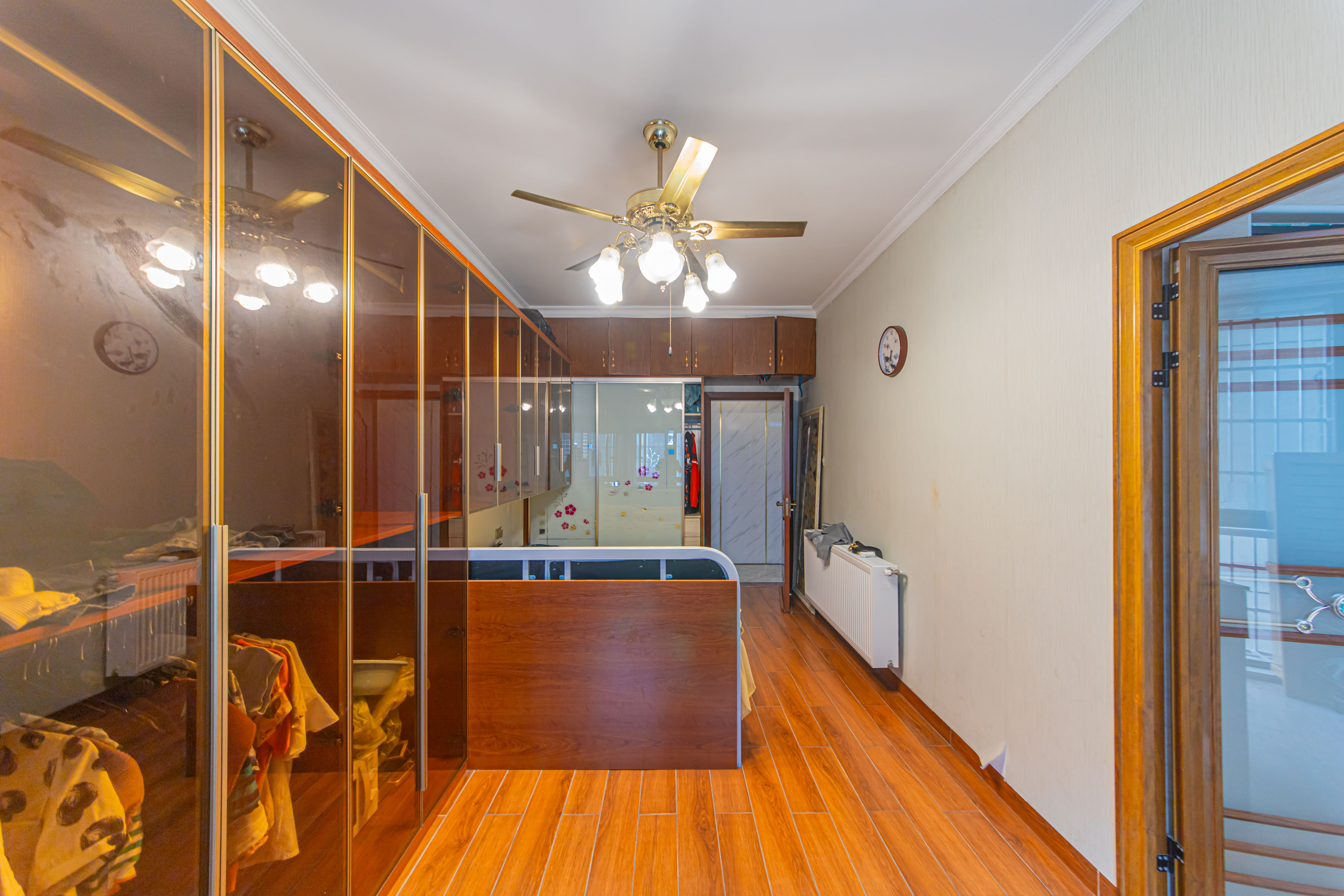 黑金时代广场  5室2厅2卫    120.0万 黑金时代广场  5室2厅2卫    120.0万其他