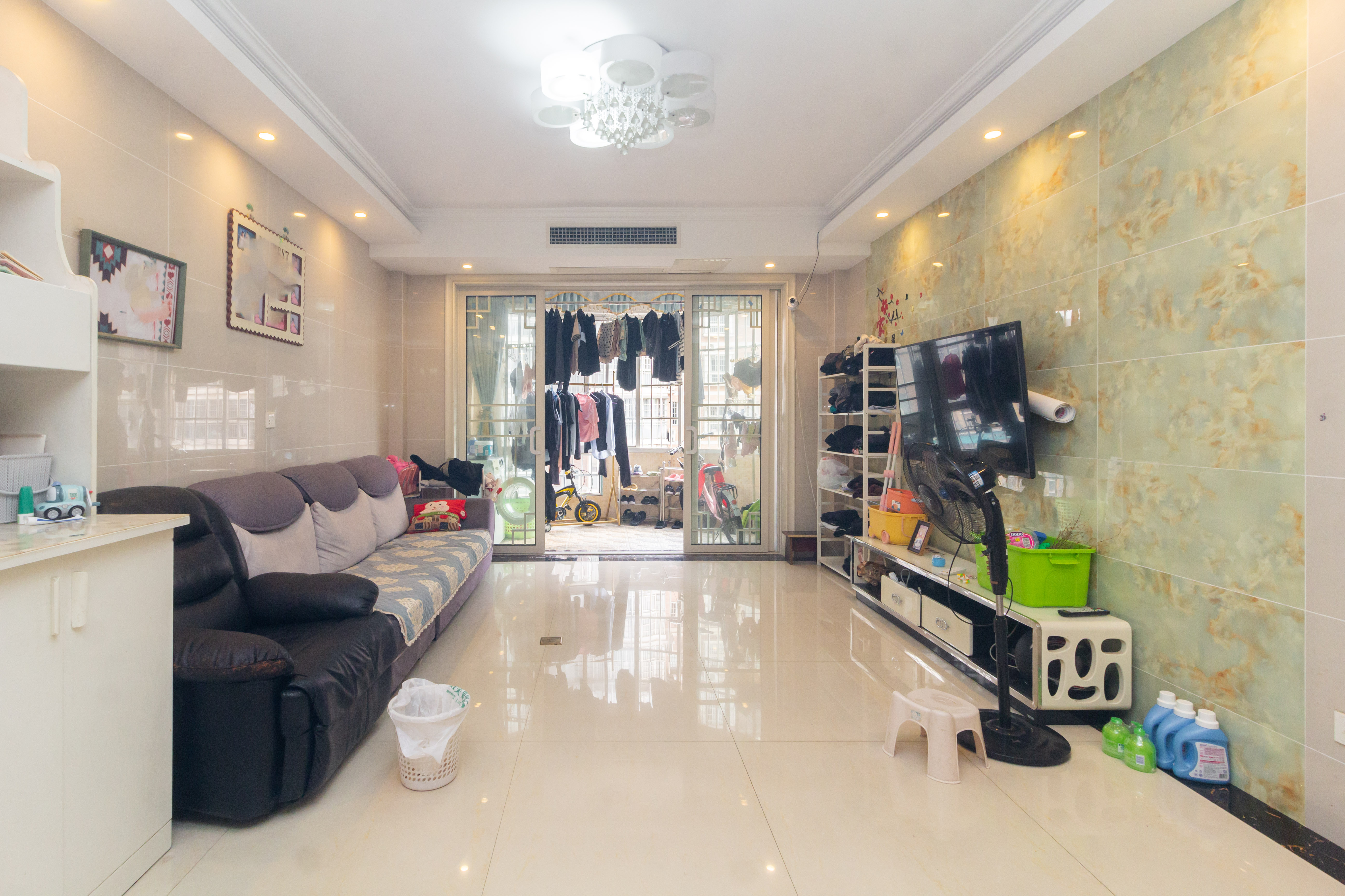 星城国际 2室2厅1卫 46.8万 星城国际 2室2厅1卫 46.8万客厅