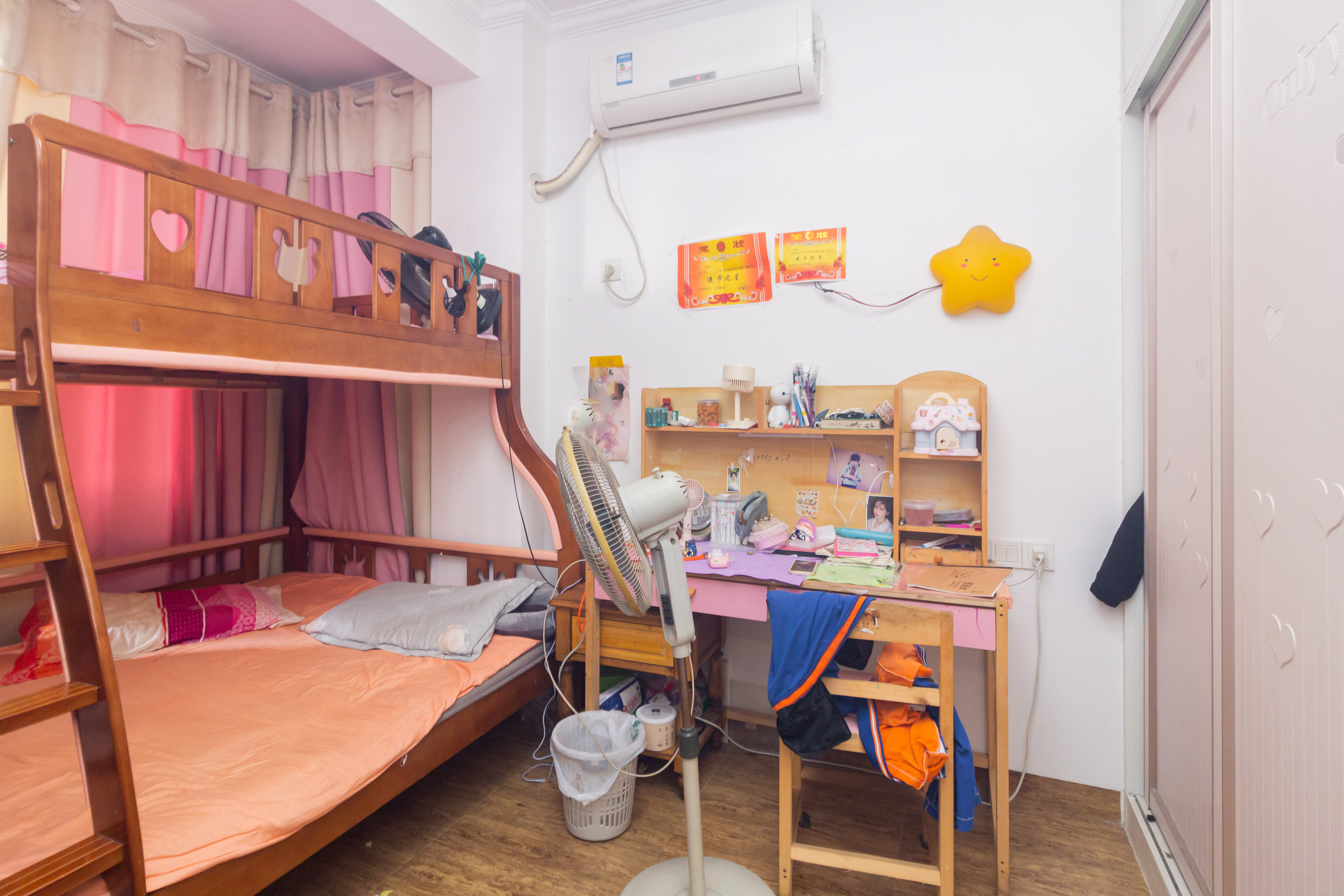 星城国际 2室2厅1卫 46.8万 星城国际 2室2厅1卫 46.8万卧室