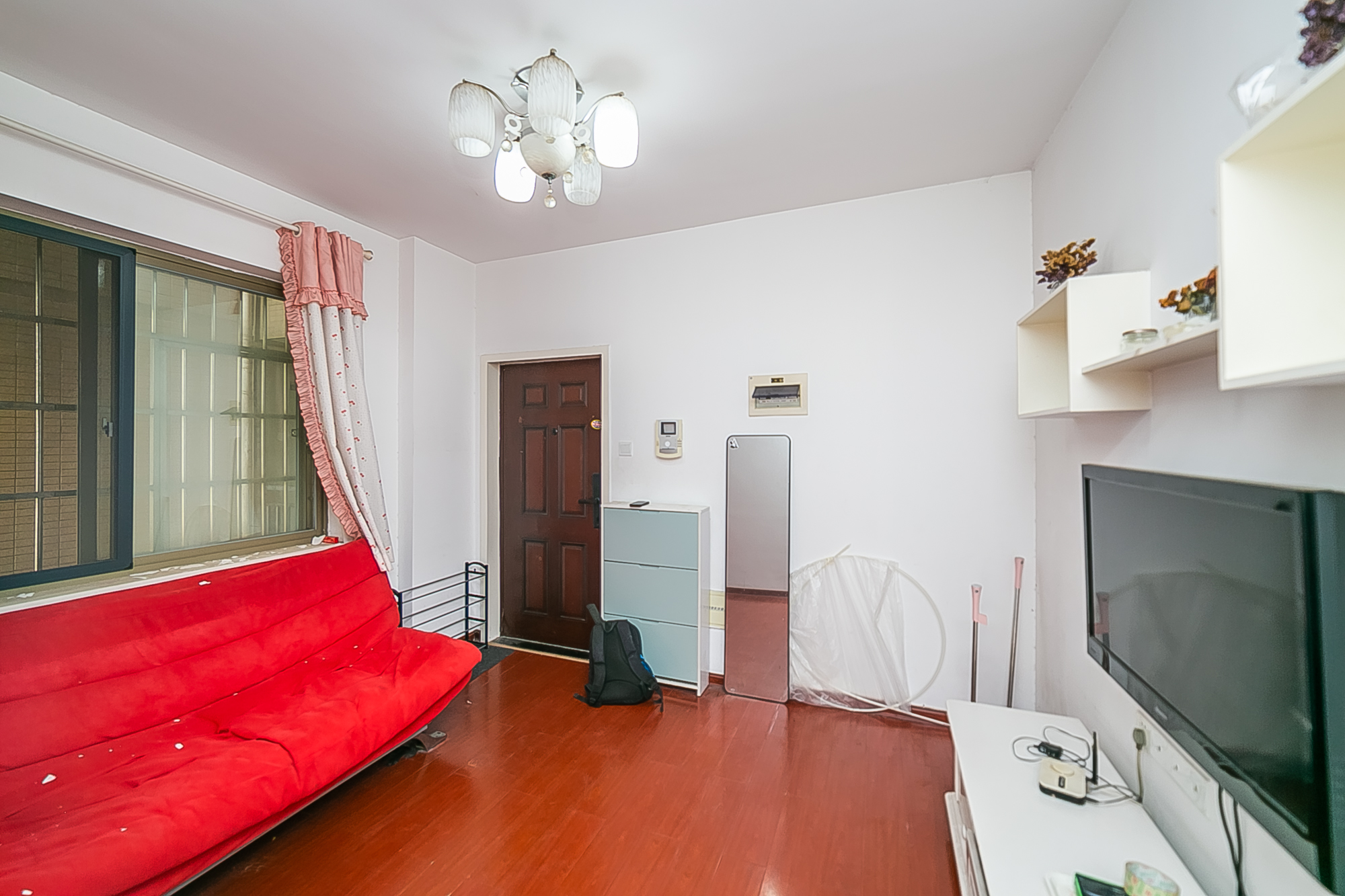 层上观邸  1室1厅1卫    39.8万 层上观邸  1室1厅1卫    39.8万客厅