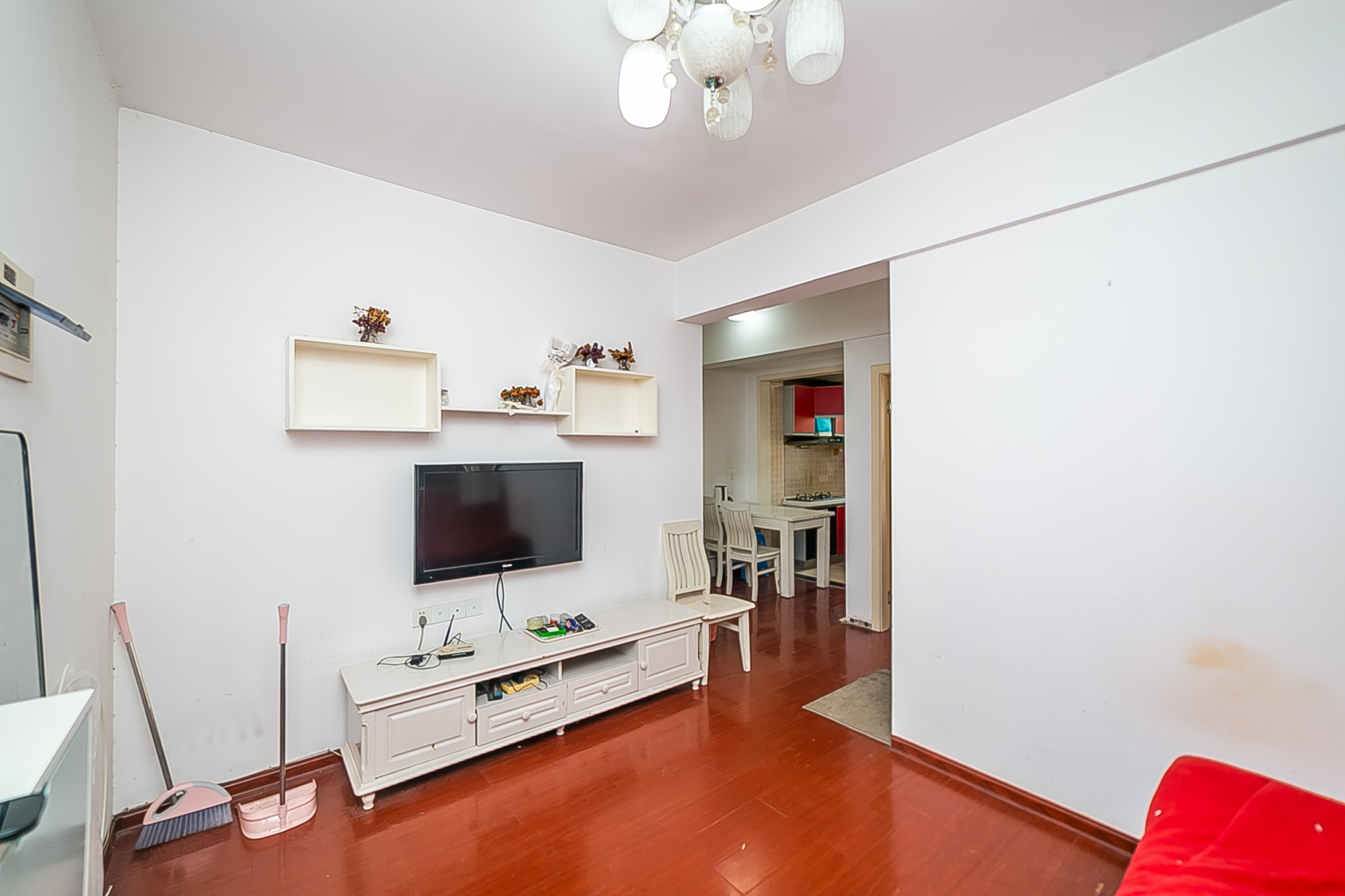 层上观邸  1室1厅1卫    39.8万 层上观邸  1室1厅1卫    39.8万客厅