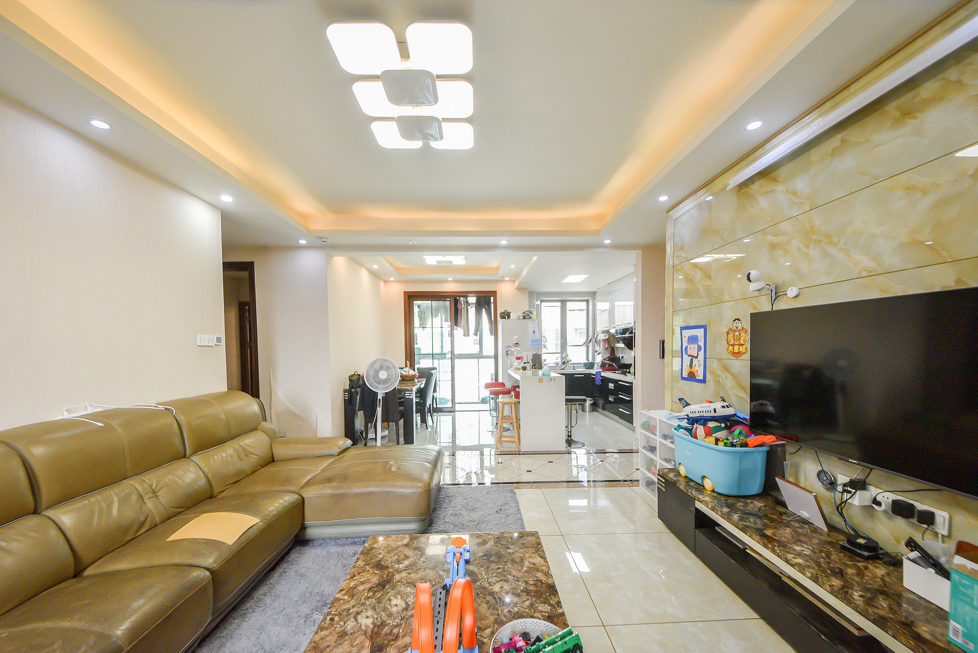 新城新世界一二三期  4室2厅2卫    123.0万 新城新世界一二三期  4室2厅2卫    123.0万