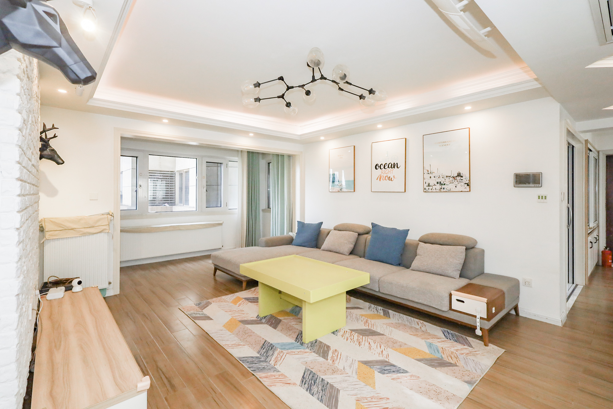 南山雍江汇(滨江国际新城) 4室2厅1卫 190.0万 南山雍江汇(滨江国际新城) 4室2厅1卫 190.0万客厅