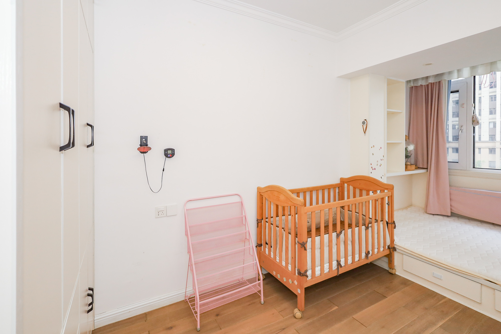 南山雍江汇(滨江国际新城) 4室2厅1卫 190.0万 南山雍江汇(滨江国际新城) 4室2厅1卫 190.0万卧室