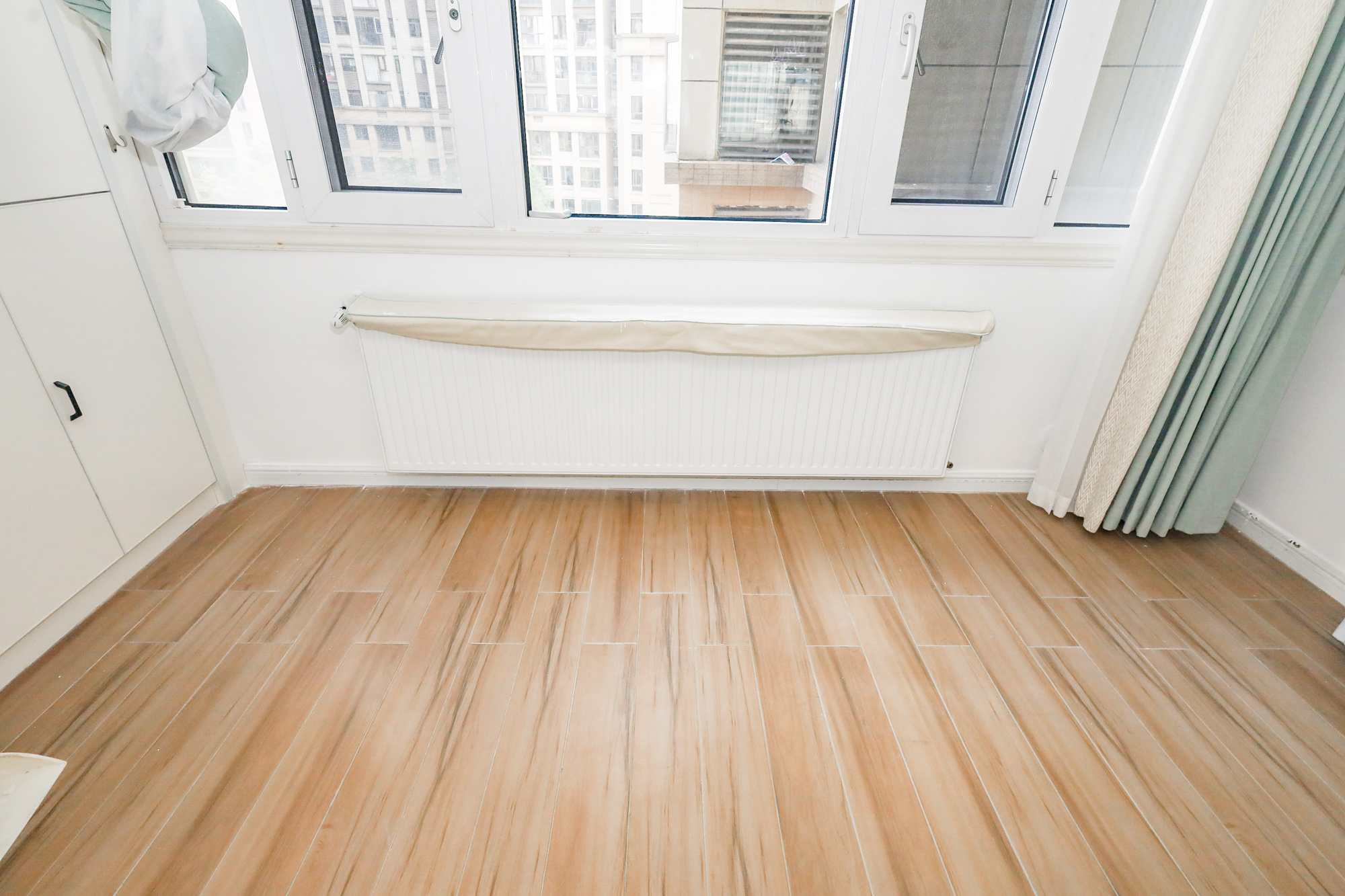 南山雍江汇(滨江国际新城) 4室2厅1卫 190.0万 南山雍江汇(滨江国际新城) 4室2厅1卫 190.0万阳台