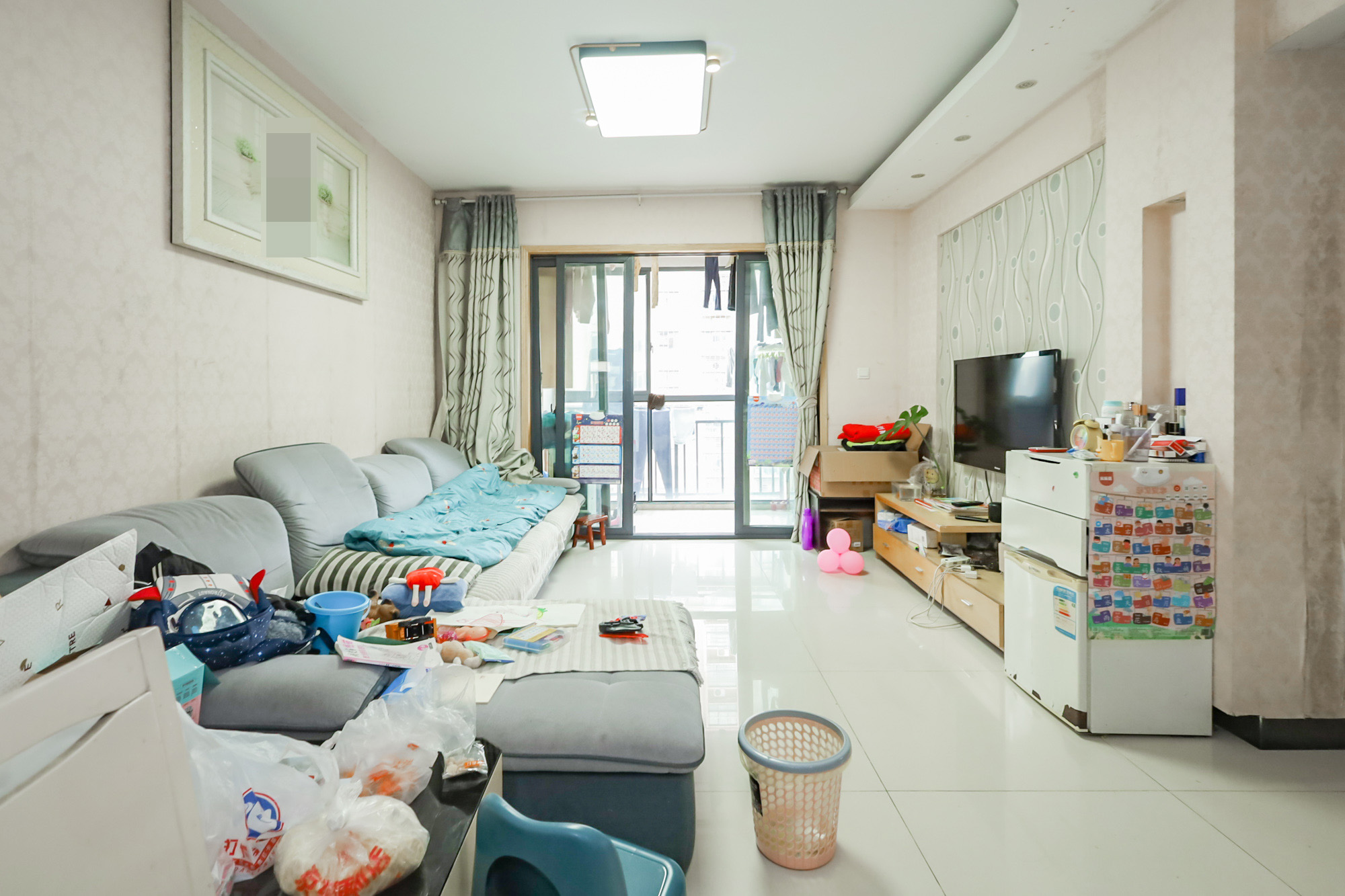 天骄福邸  2室2厅1卫    94.89万 天骄福邸  2室2厅1卫    94.89万客厅